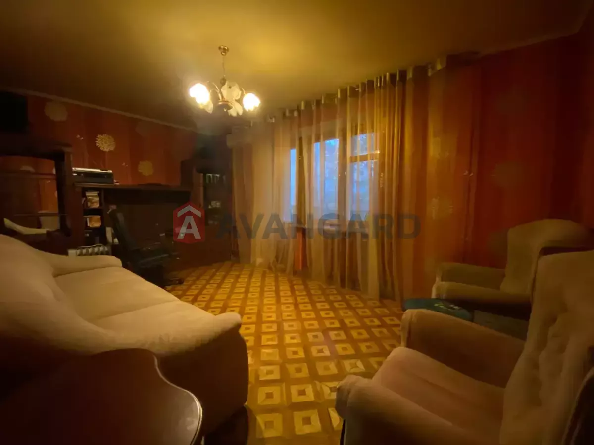 4 ��. ��������, 77/-/9 ��. �., 4/9 ������ ���� 2