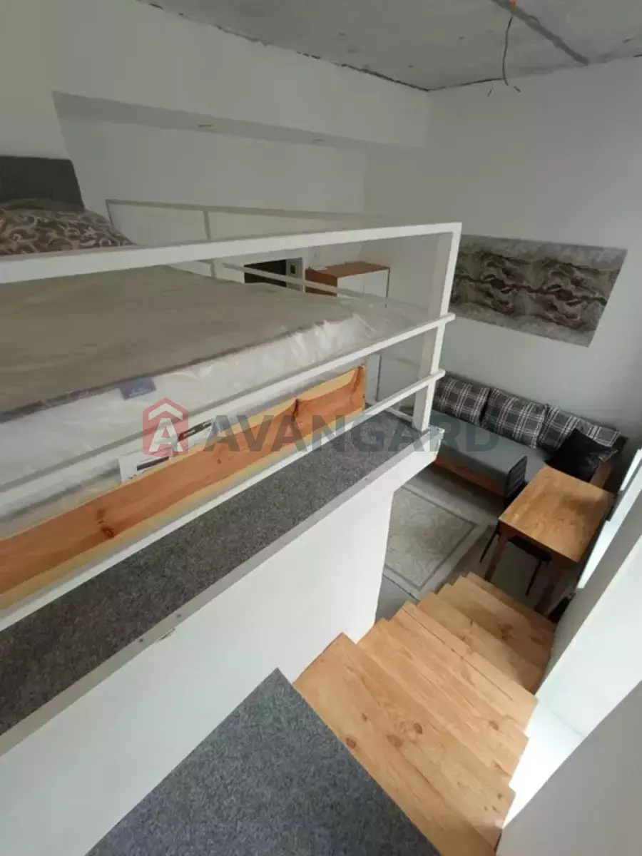 1 ��. ��������, 25/-/10 ��. �., 2/3 ������ ���� 3