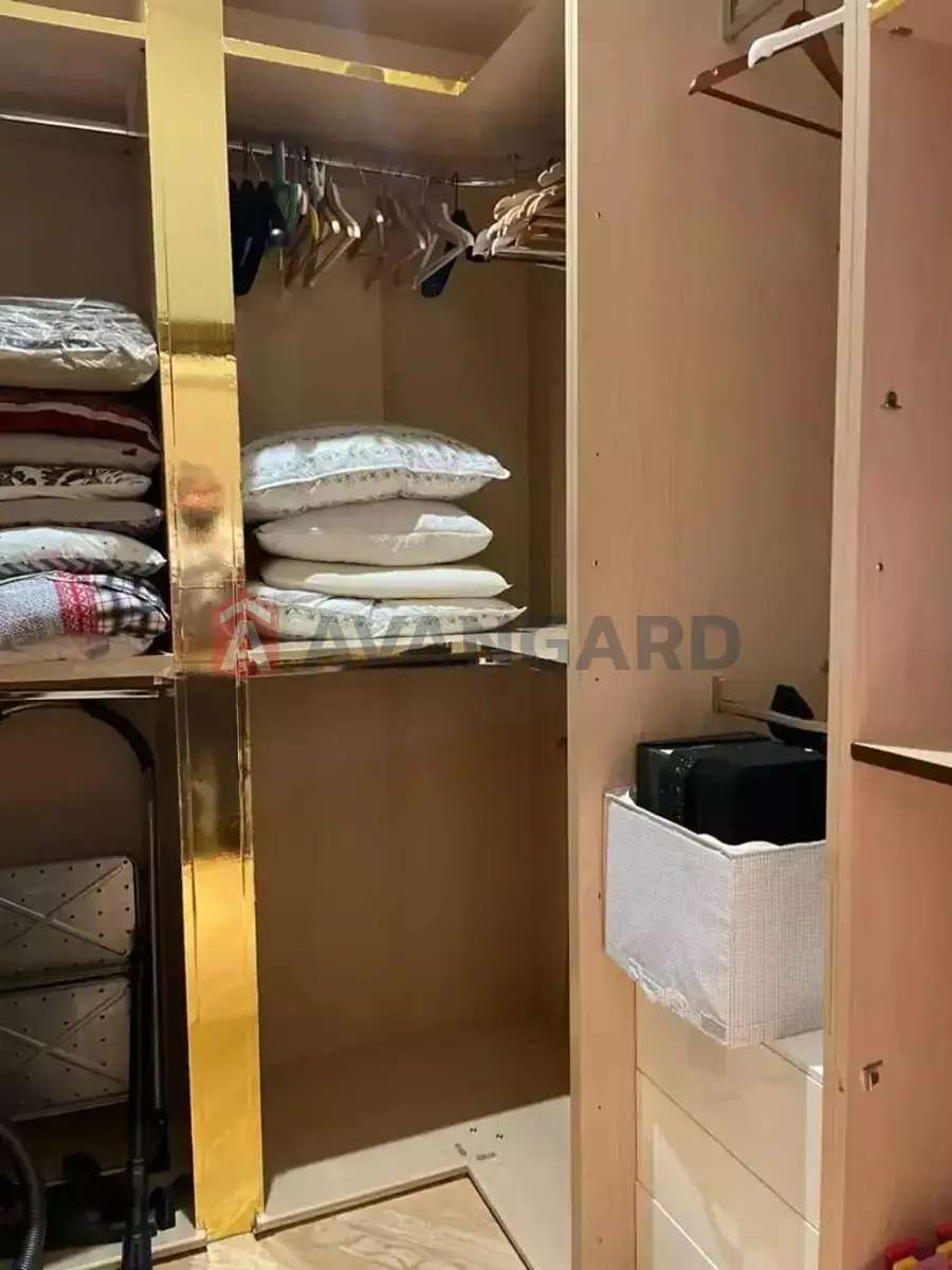 4 ����. ��������, 178/85/32 ��. �., 3/5 ���� ���� 10