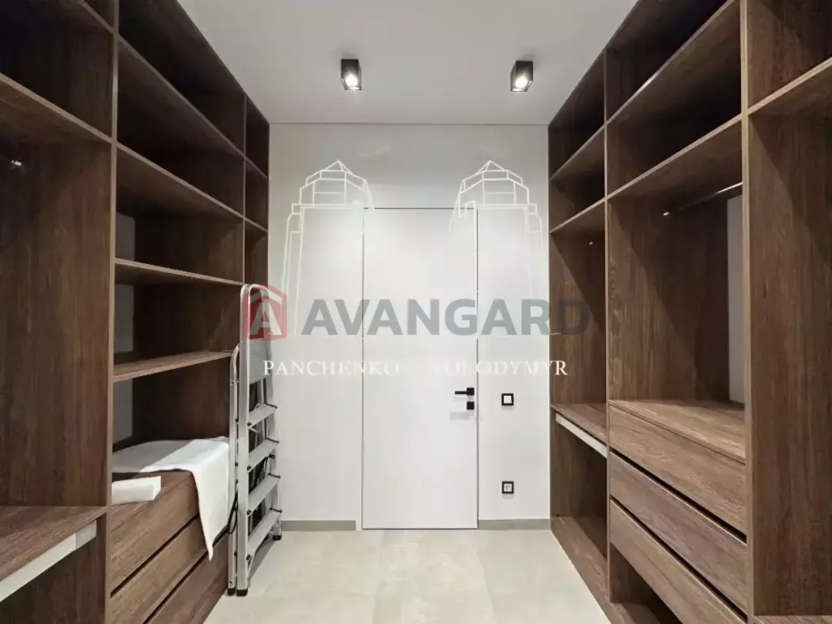 3 ��. ��������, 115/-/25 ��. �., 5/14 ������ ���� 17