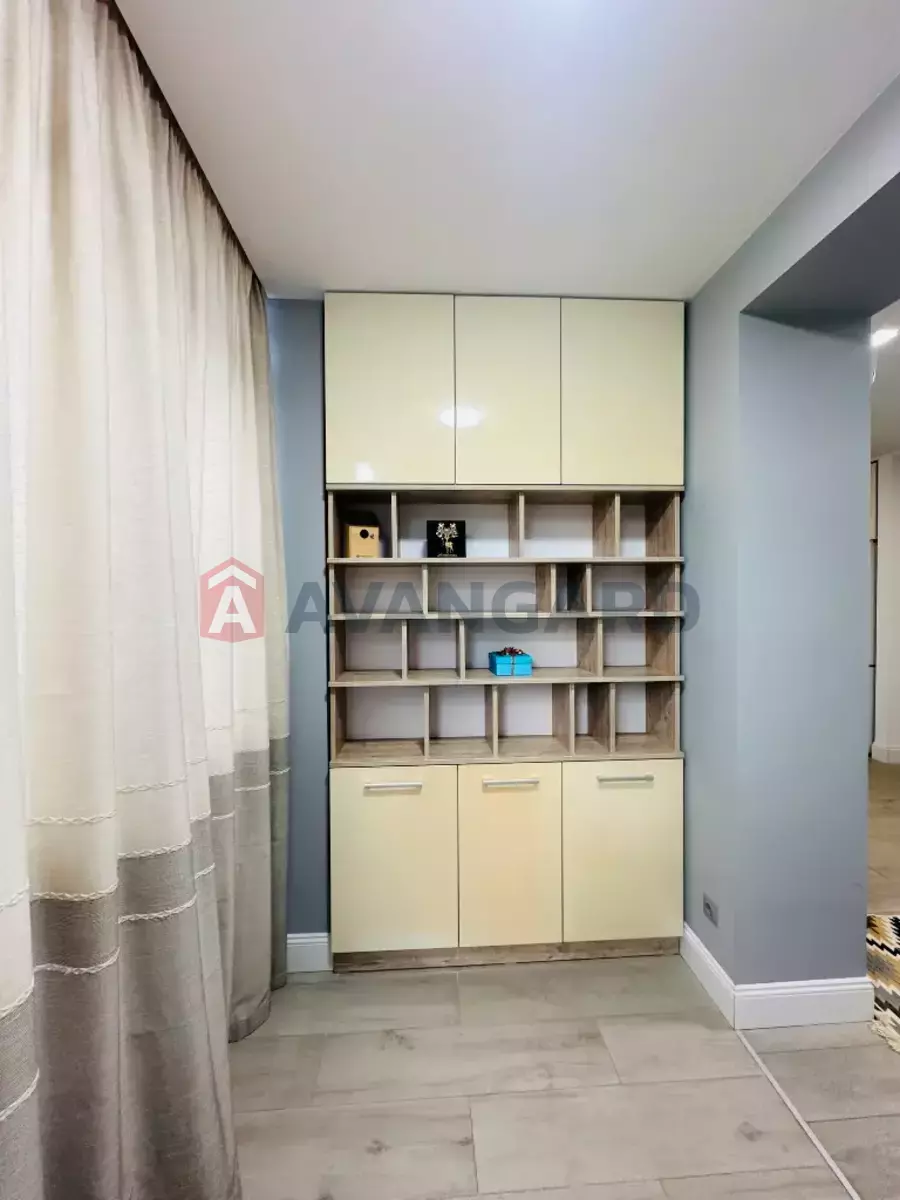 1 ��. ��������, 42/20/15 ��. �., 11/12 ������ ���� 8