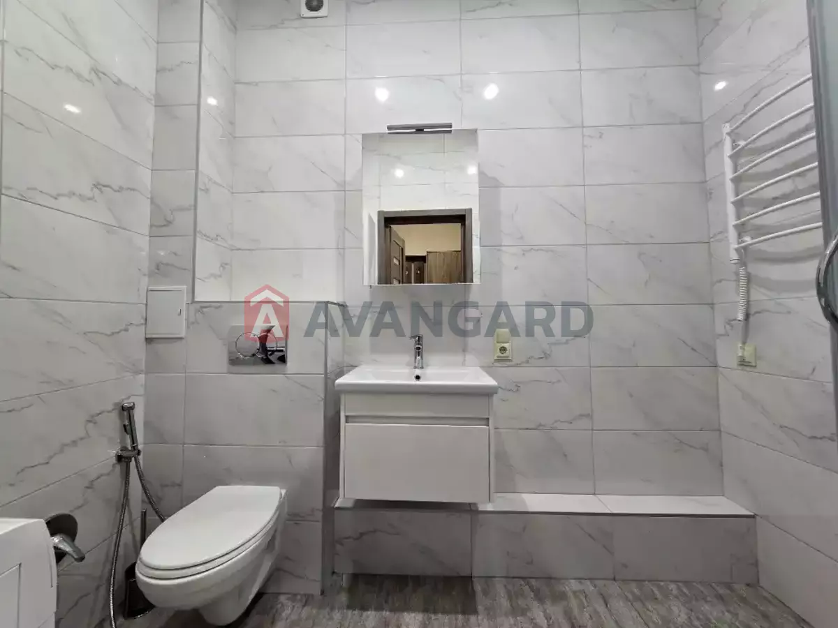 2 ��. ��������, 50/-/- ��. �., 8/10 ������ ���� 12