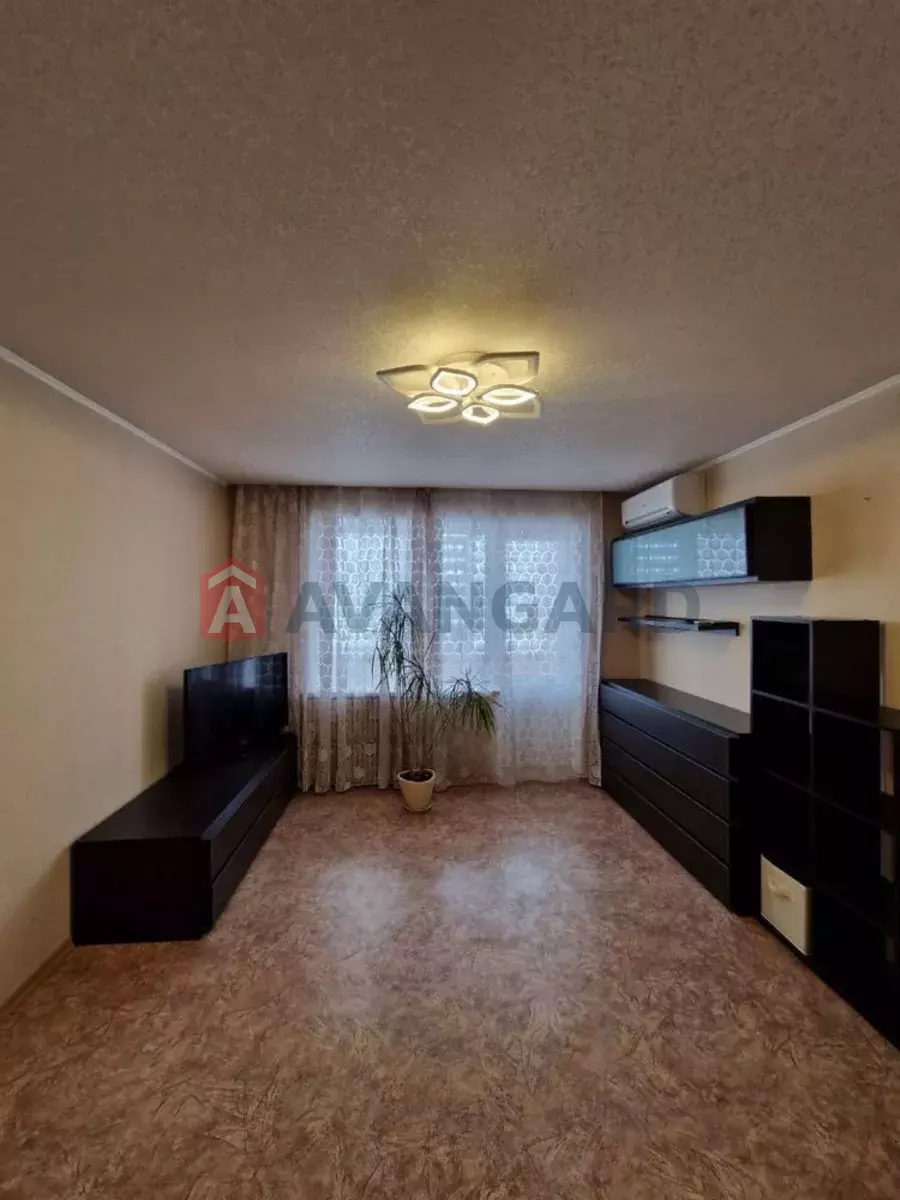 1 ����. ��������, 40/-/9 ��. �., 12/12 ���� ���� 7