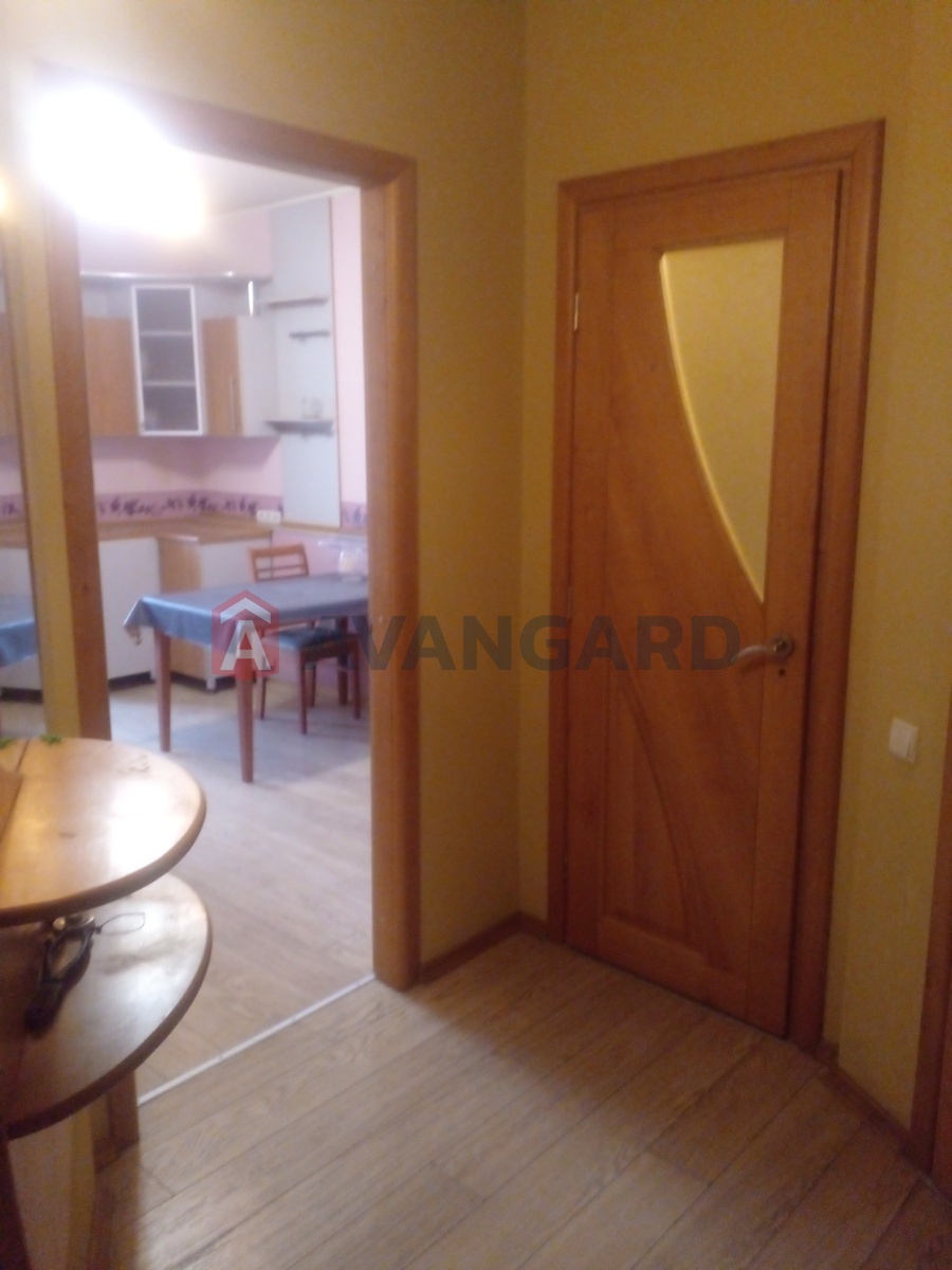 2 ����. ��������, 70/-/12 ��. �., 10/12 ���� ���� 4