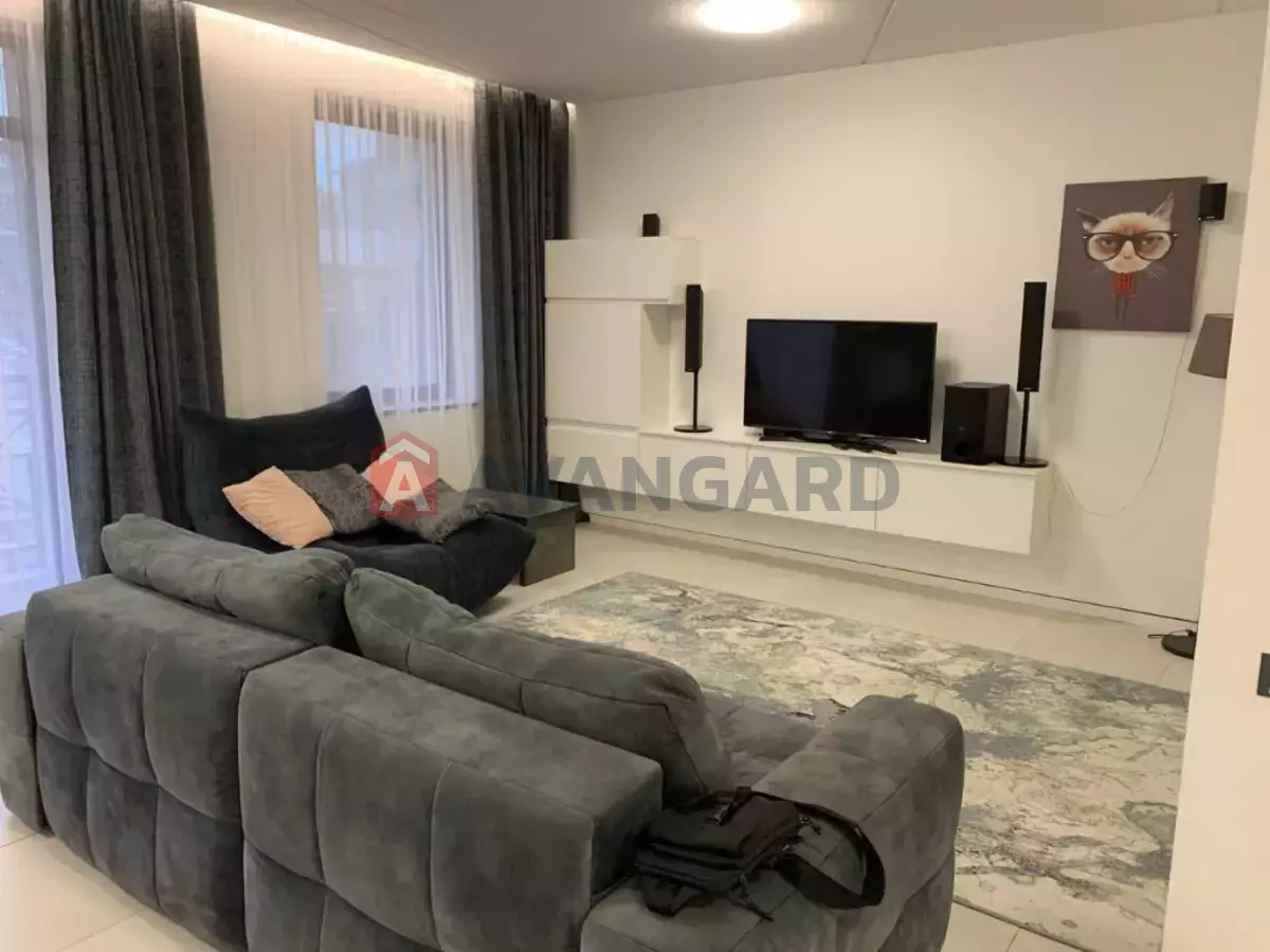 3 ��. ��������, 136/-/- ��. �., 2/6 ������ ���� 3