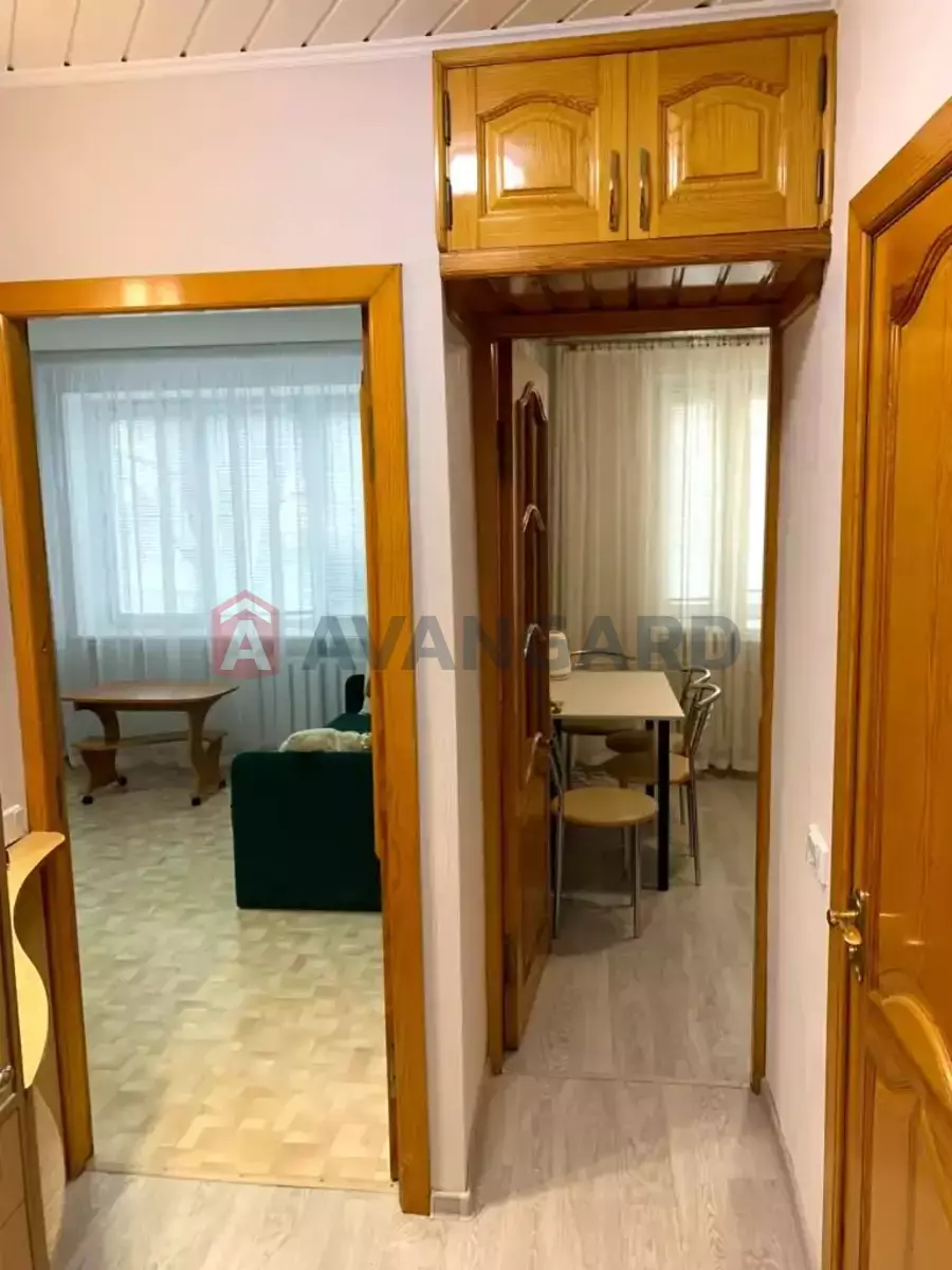 2 ����. ��������, 40/-/7 ��. �., 3/9 ���� ���� 12