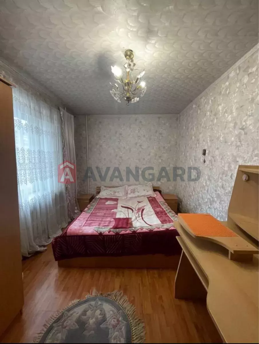 4 ����. ��������, 80/-/12 ��. �., 9/14 ���� ���� 4