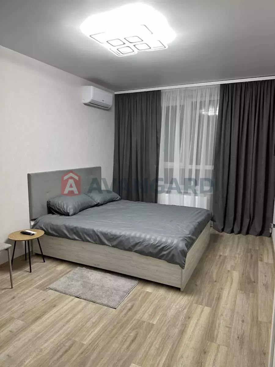 1 ��. ��������, 42/-/17 ��. �., 2/10 ������ ���� 4