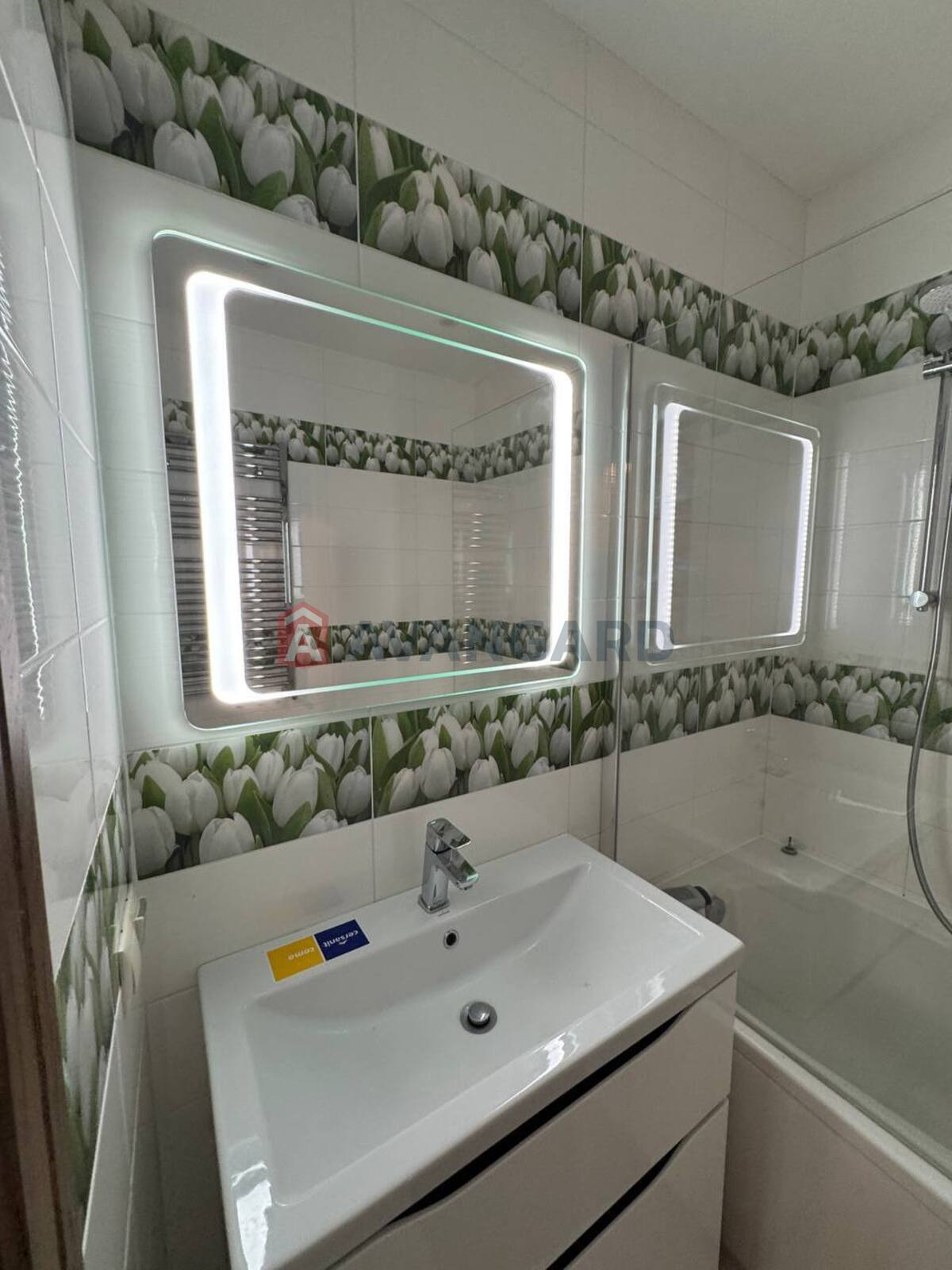 2 ��. ��������, 88/50/16 ��. �., 7/9 ������ ���� 9