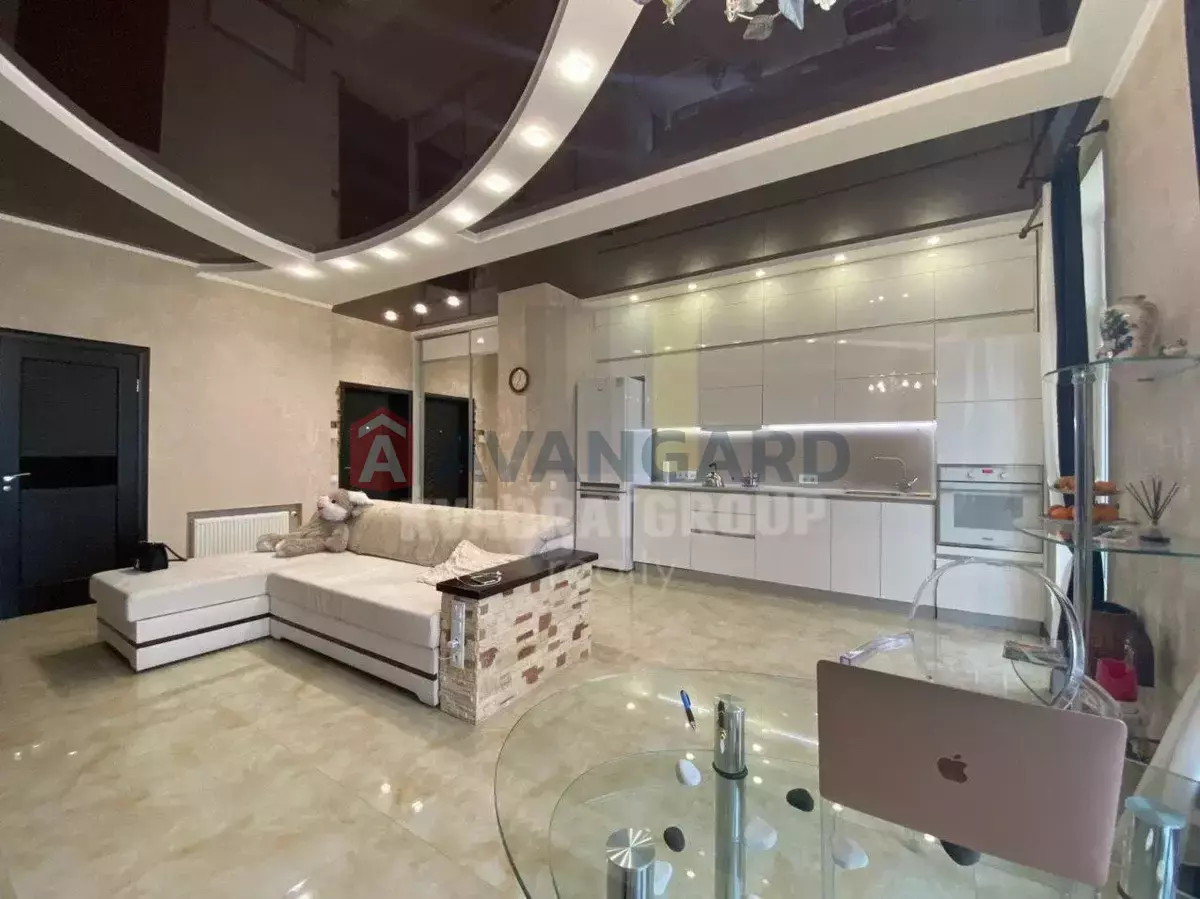 2 ��. ��������, 70/-/- ��. �., 16/17 ������ ���� 1