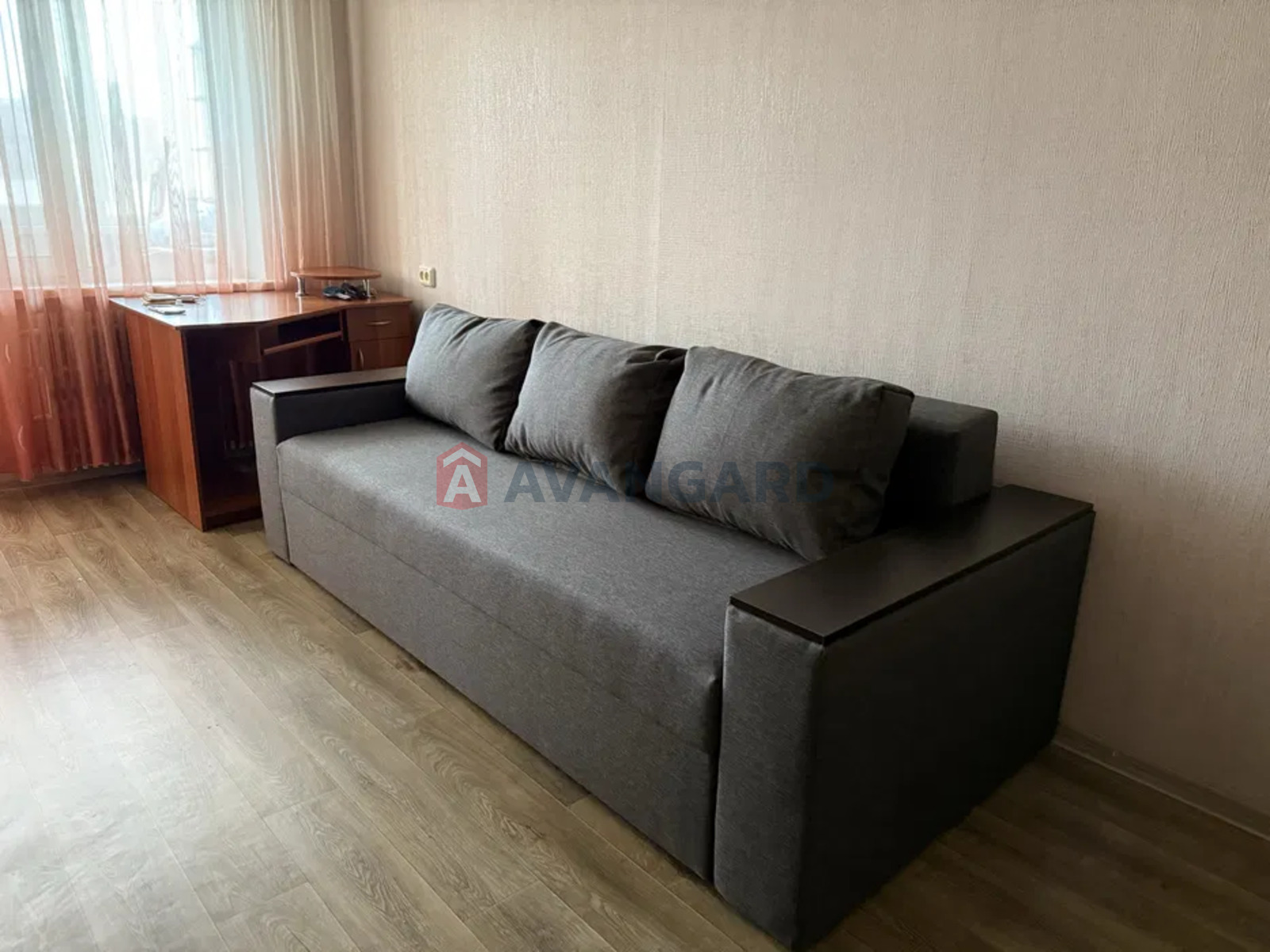 2 . , 48/-/8 . ., 8/9   6