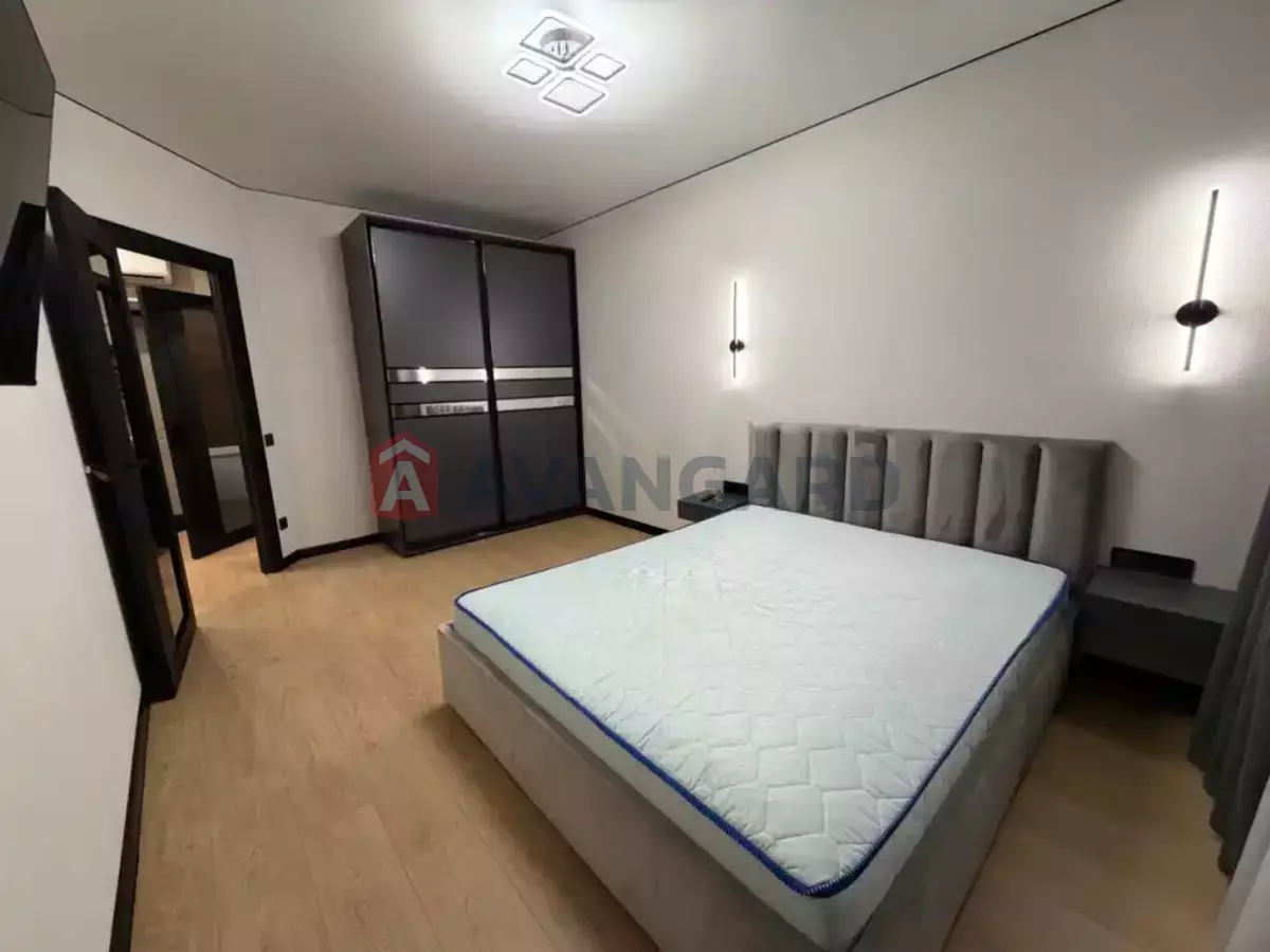 1 ��. ��������, 44/-/14 ��. �., 6/10 ������ ���� 9