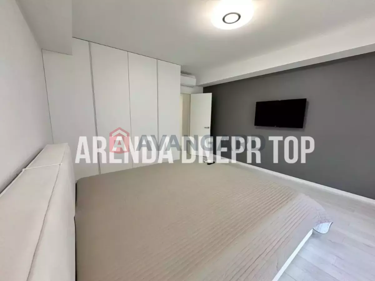 3 ��. ��������, 90/-/- ��. �., 3/3 ������ ���� 10