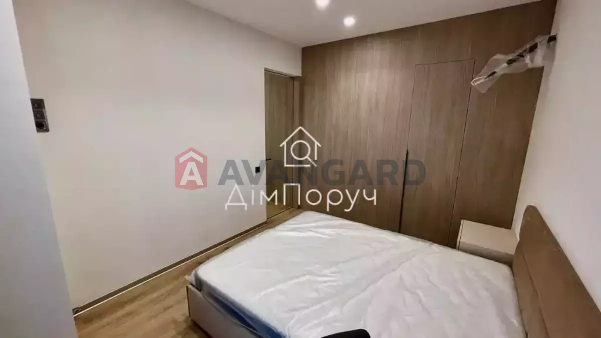 2 ����. ��������, 39/18/5 ��. �., 3/6 ���� ���� 13