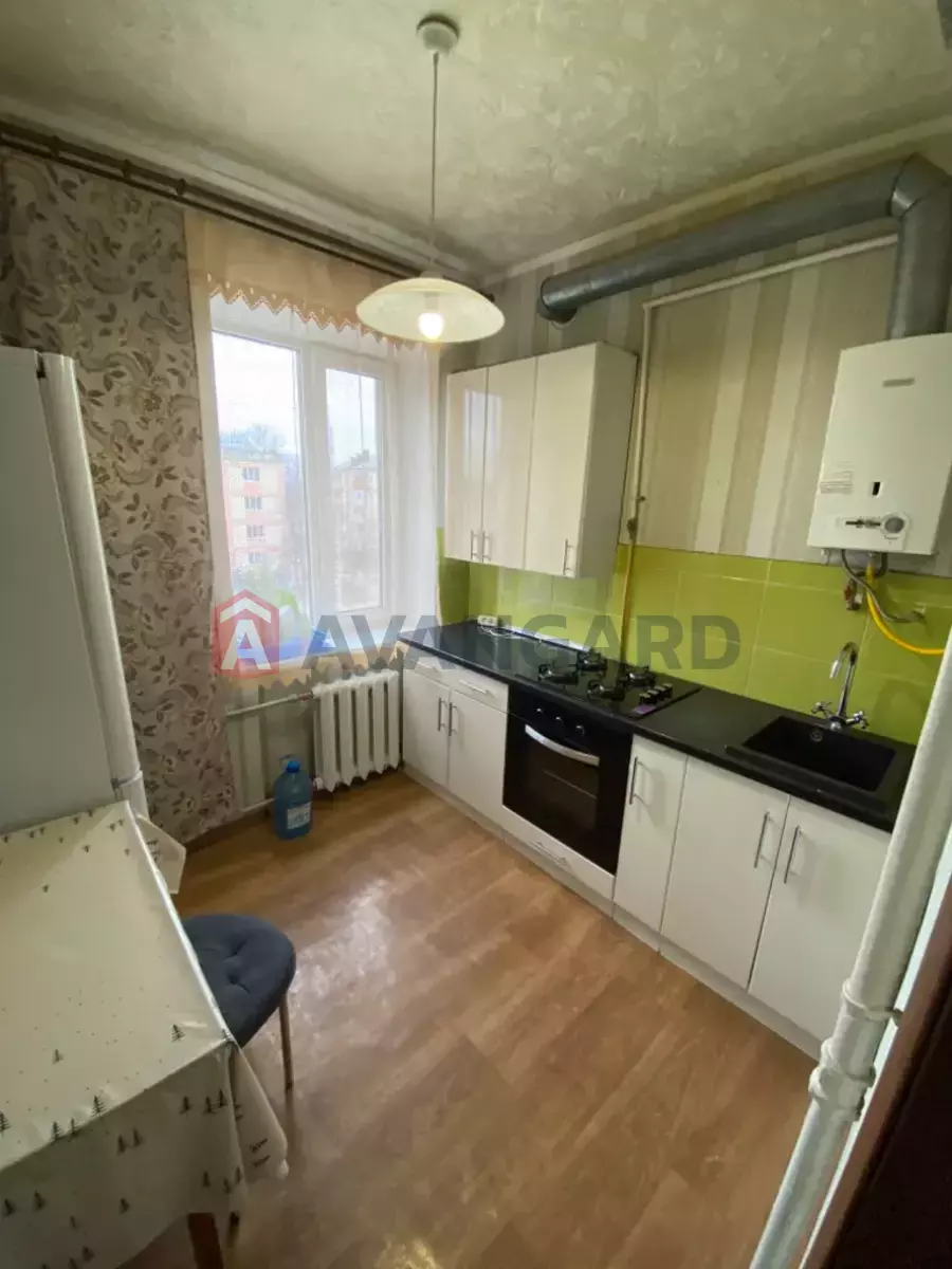 1 ��. ��������, 33/-/- ��. �., 4/5 ������ ���� 6