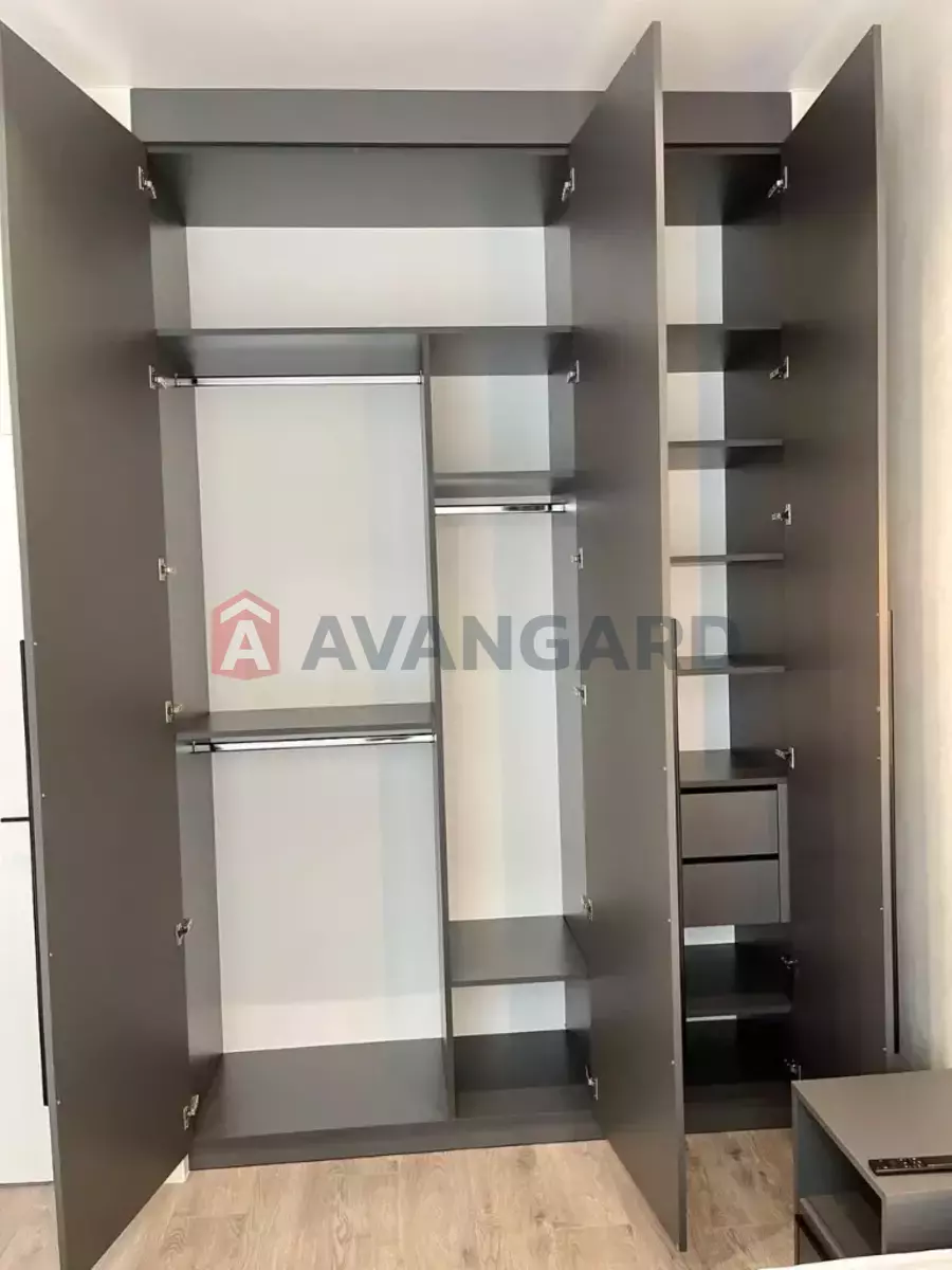 2 ��. ��������, 40/-/- ��. �., 3/12 ������ ���� 8