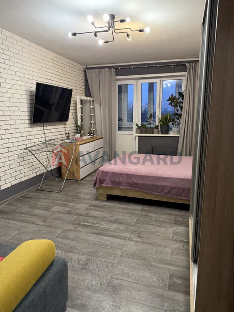 1 ����. ��������, 39/-/8 ��. �., 5/10 ���� ���� 2