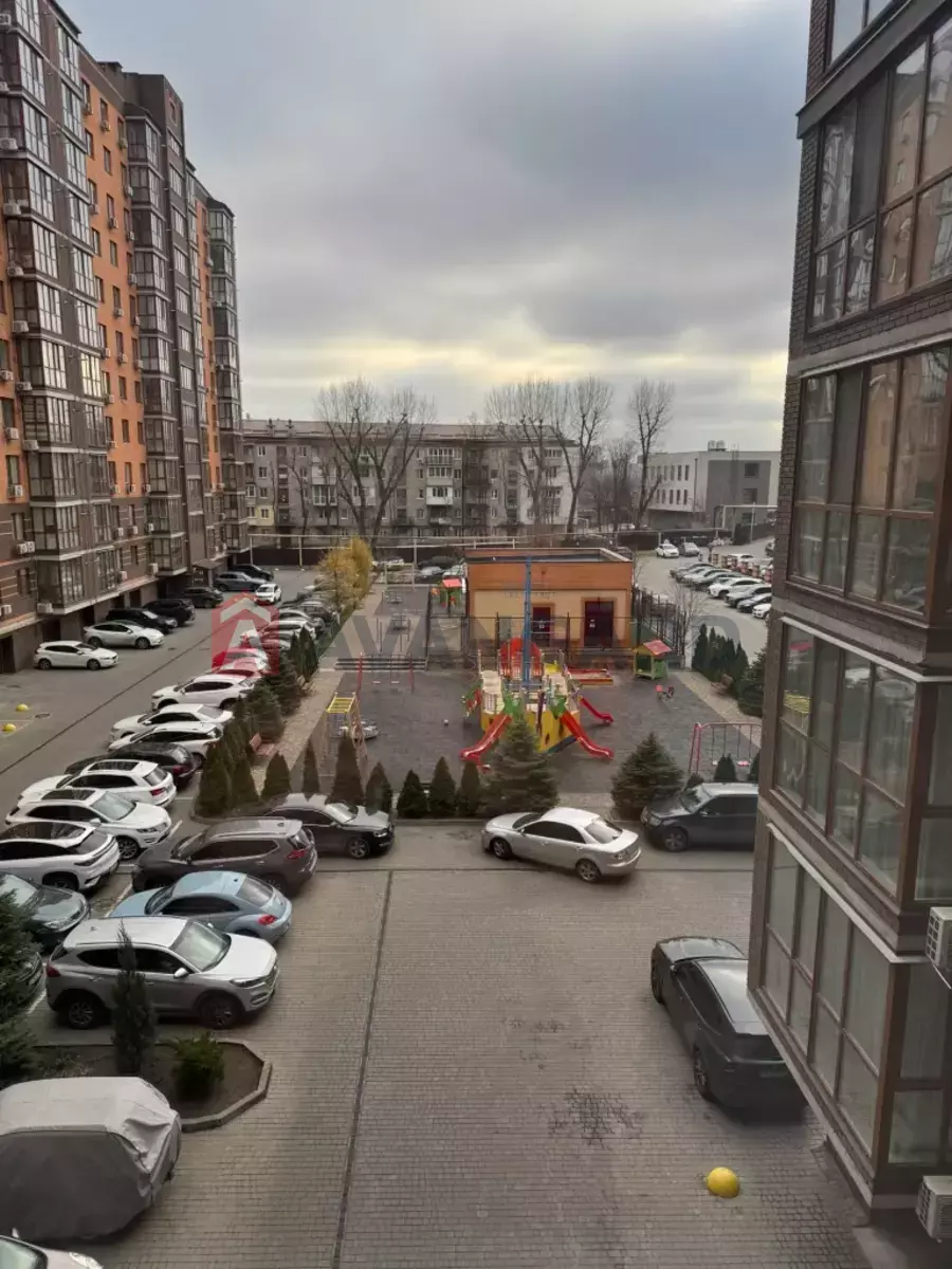 1 ��. ��������, 47/35/17 ��. �., 4/12 ������ ���� 1