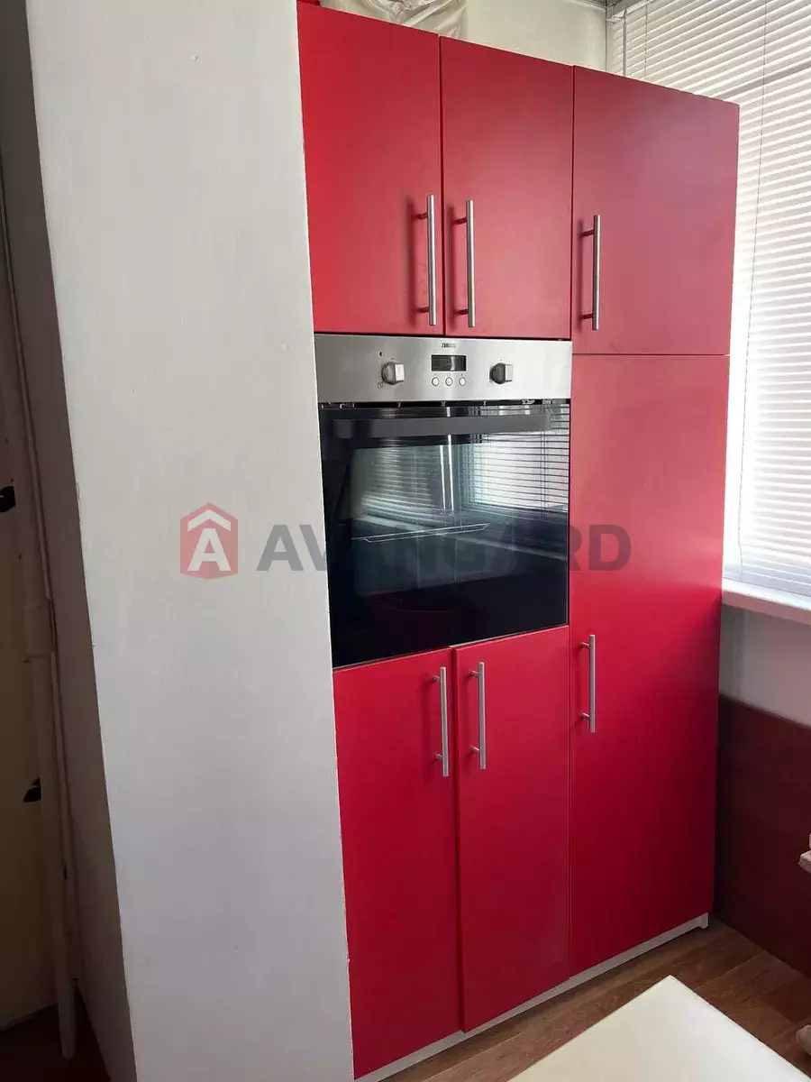 1 ����. ��������, 40/-/9 ��. �., 12/16 ���� ���� 5