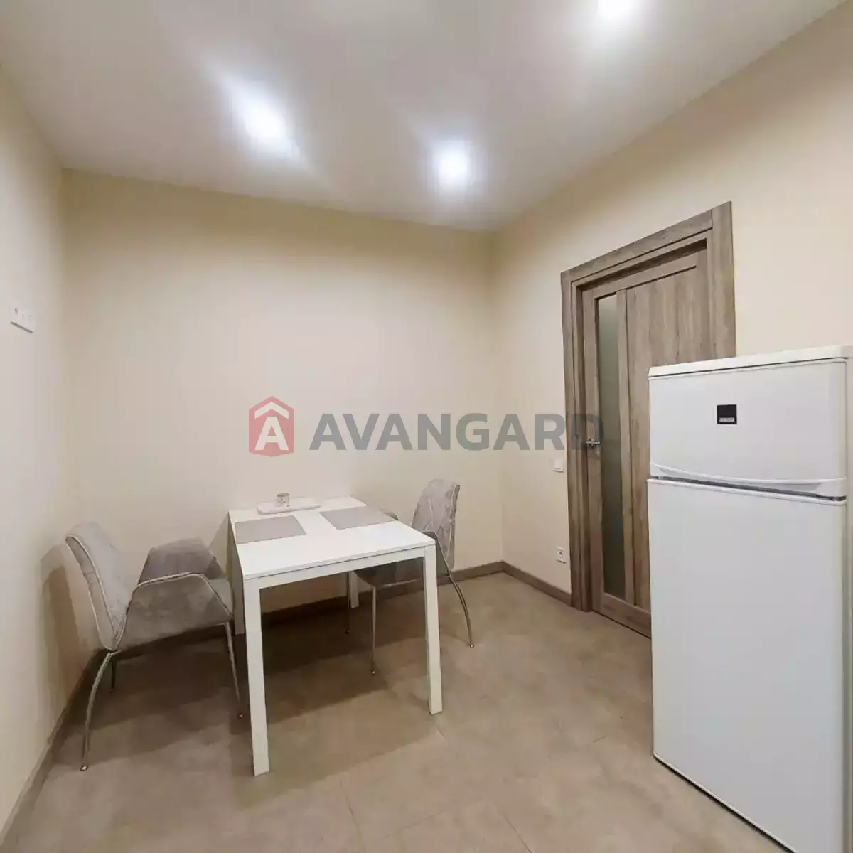 1 ��. ��������, 48/16/15 ��. �., 4/12 ������ ���� 3