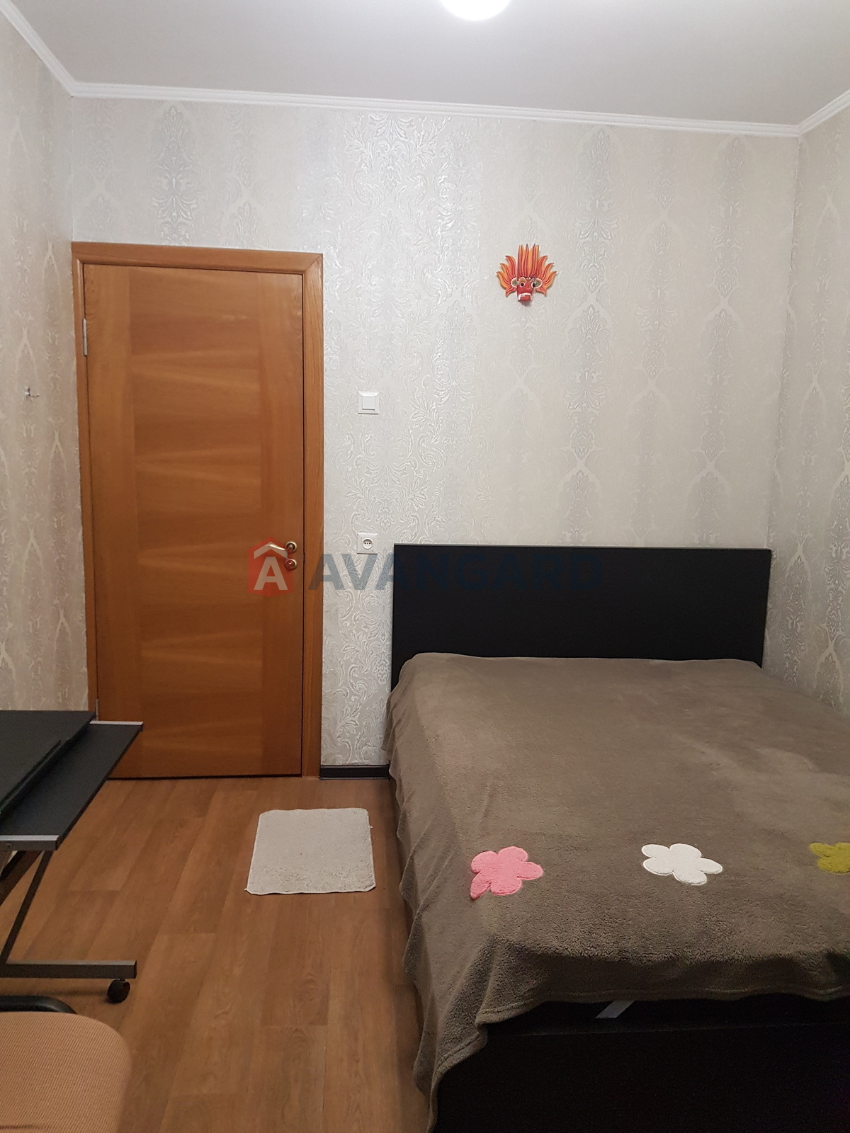 3 ��. ��������, 63/-/10 ��. �., 10/10 ������ ���� 9