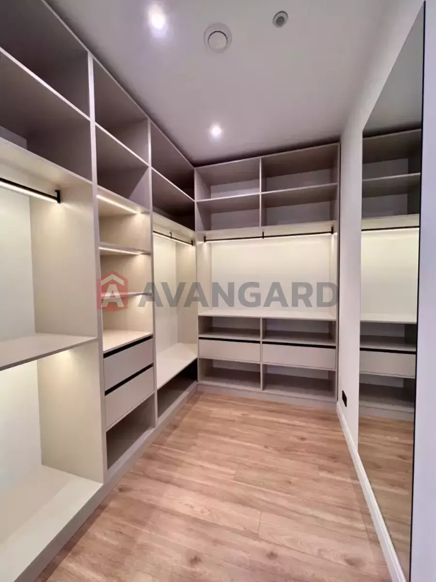 3 ��. ��������, 137/-/- ��. �., 1/7 ������ ���� 6