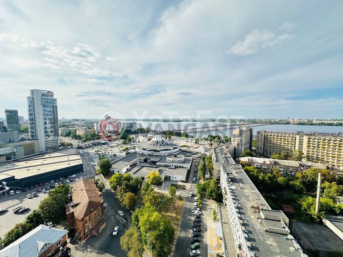 4 ��. ��������, 165/-/- ��. �., 16/17 ������ ���� 9