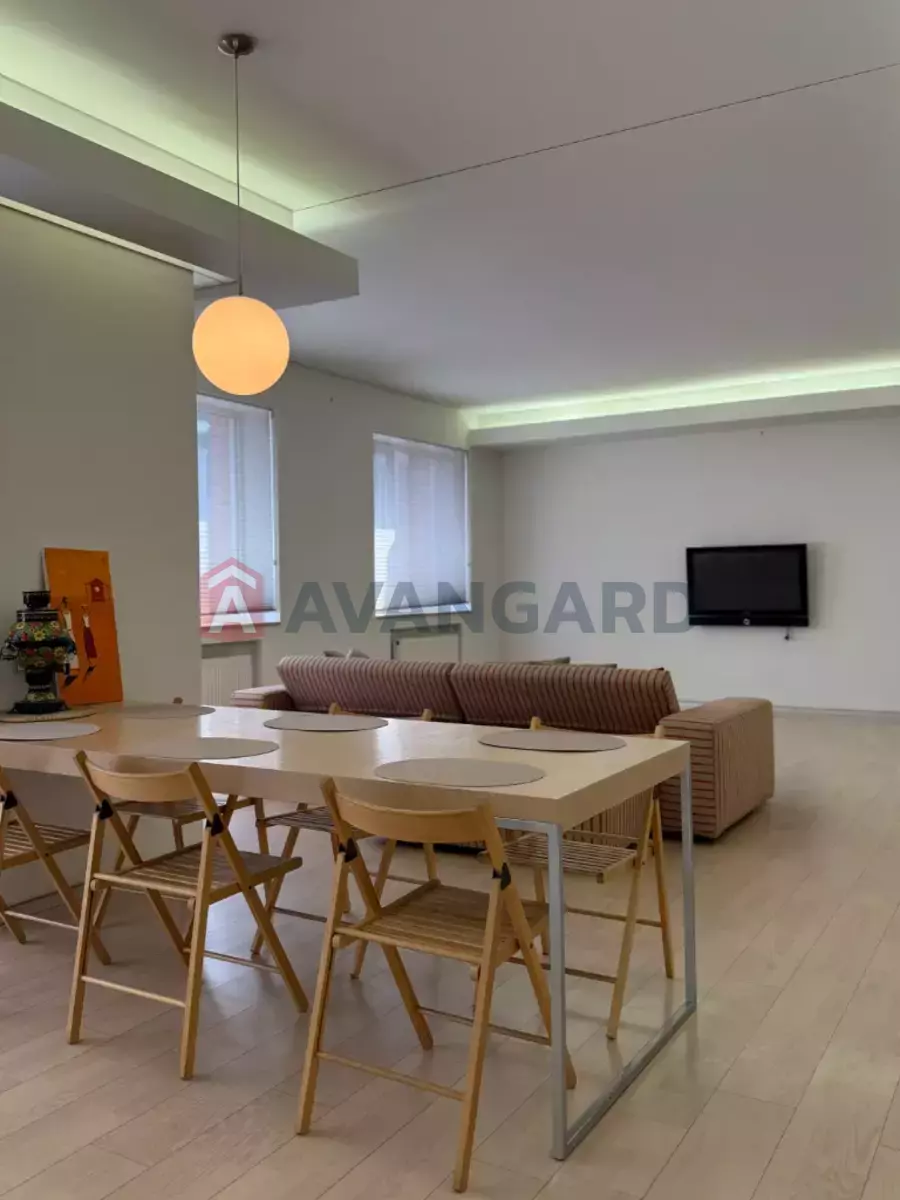 3 ����. ��������, 157/-/- ��. �., 4/10 ���� ���� 8