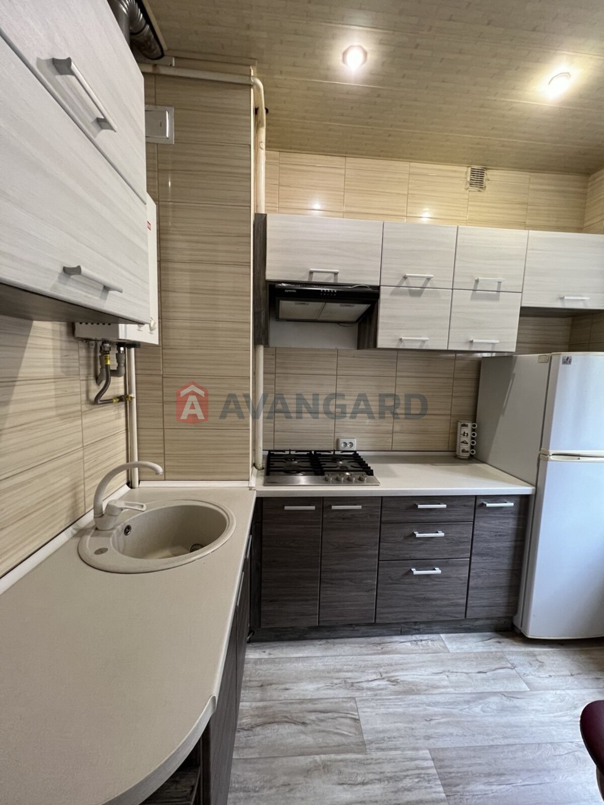 2 ��. ��������, 50/28/7 ��. �., 4/5 ������ ���� 10