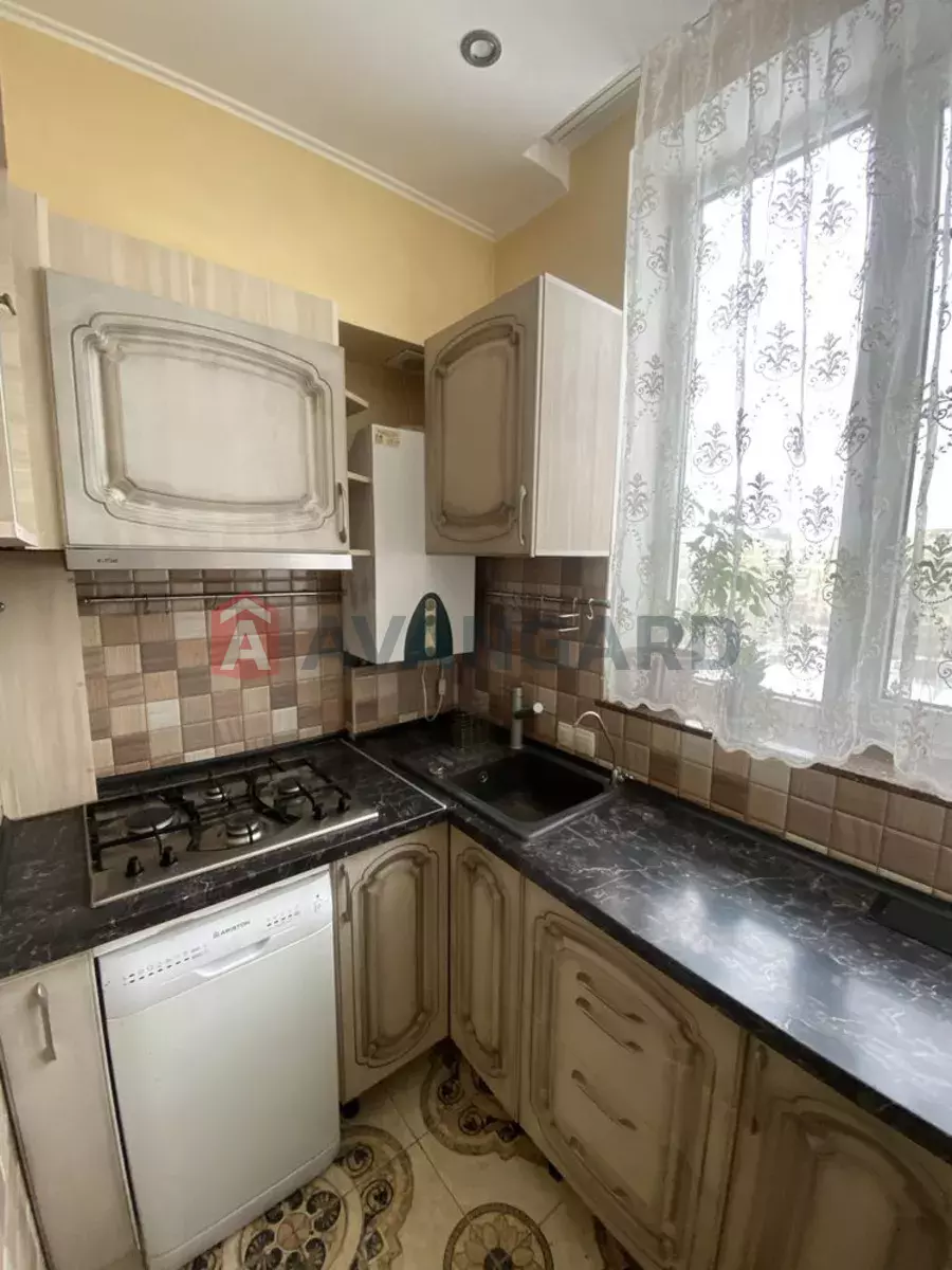 3 ��. ��������, 101/-/15 ��. �., 6/17 ������ ���� 1