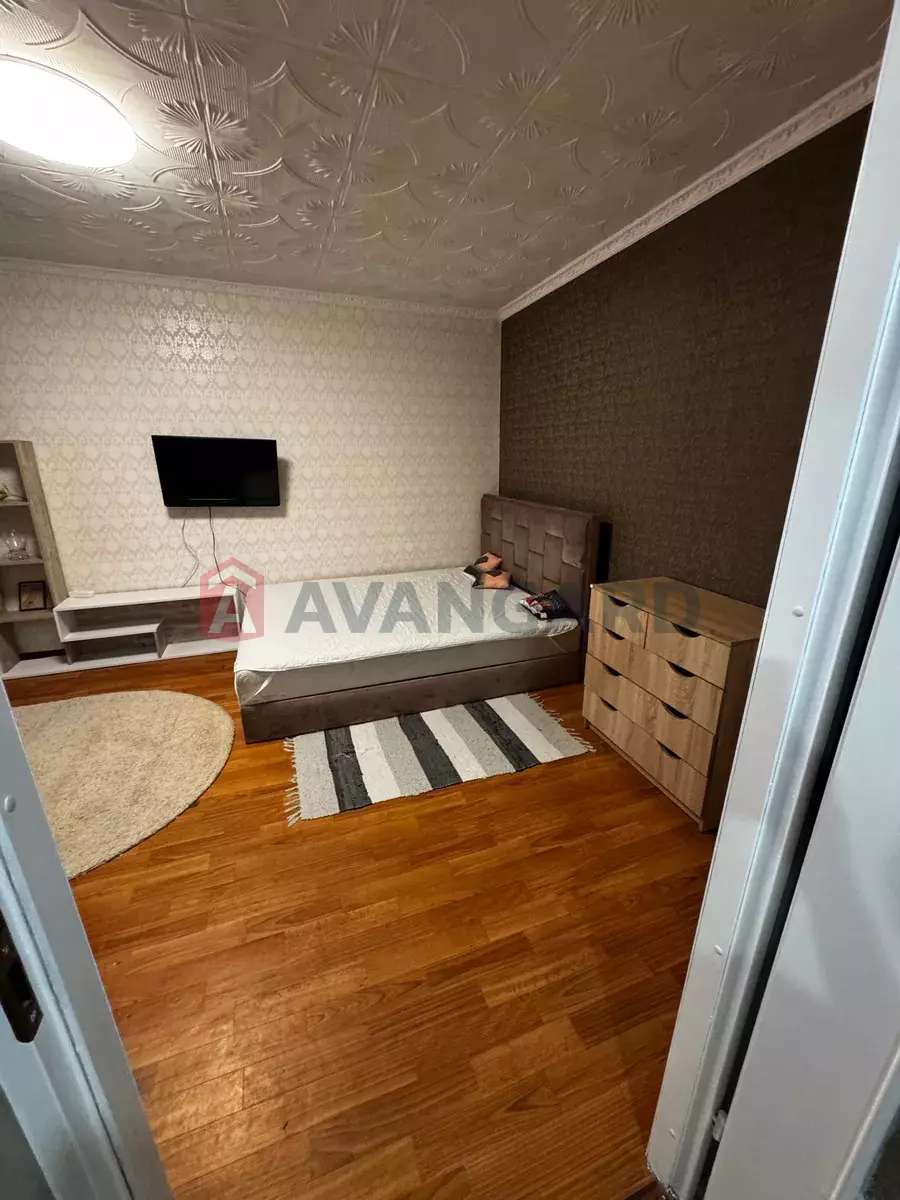 1 ����. ��������, 42/-/13 ��. �., 5/5 ���� ���� 6