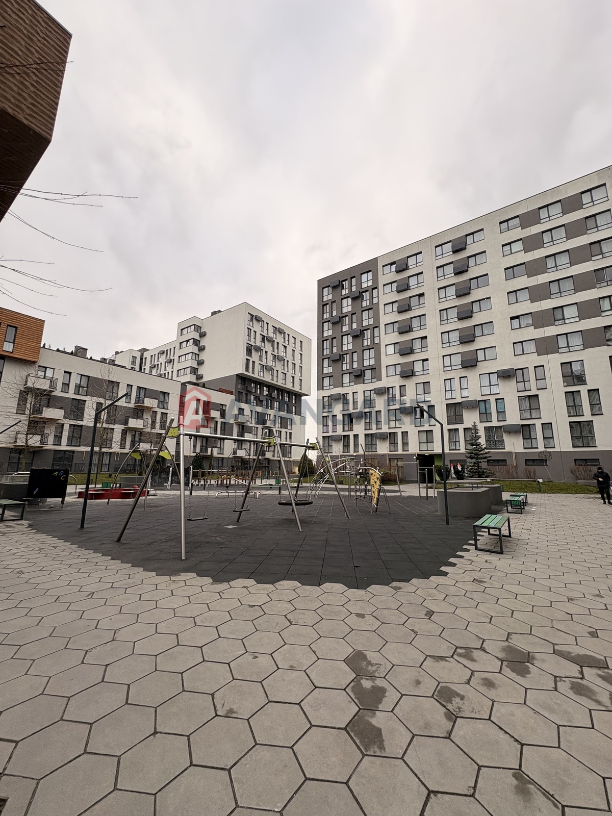 2 ��. ��������, 67/30/18 ��. �., 4/4 ������ ���� 3