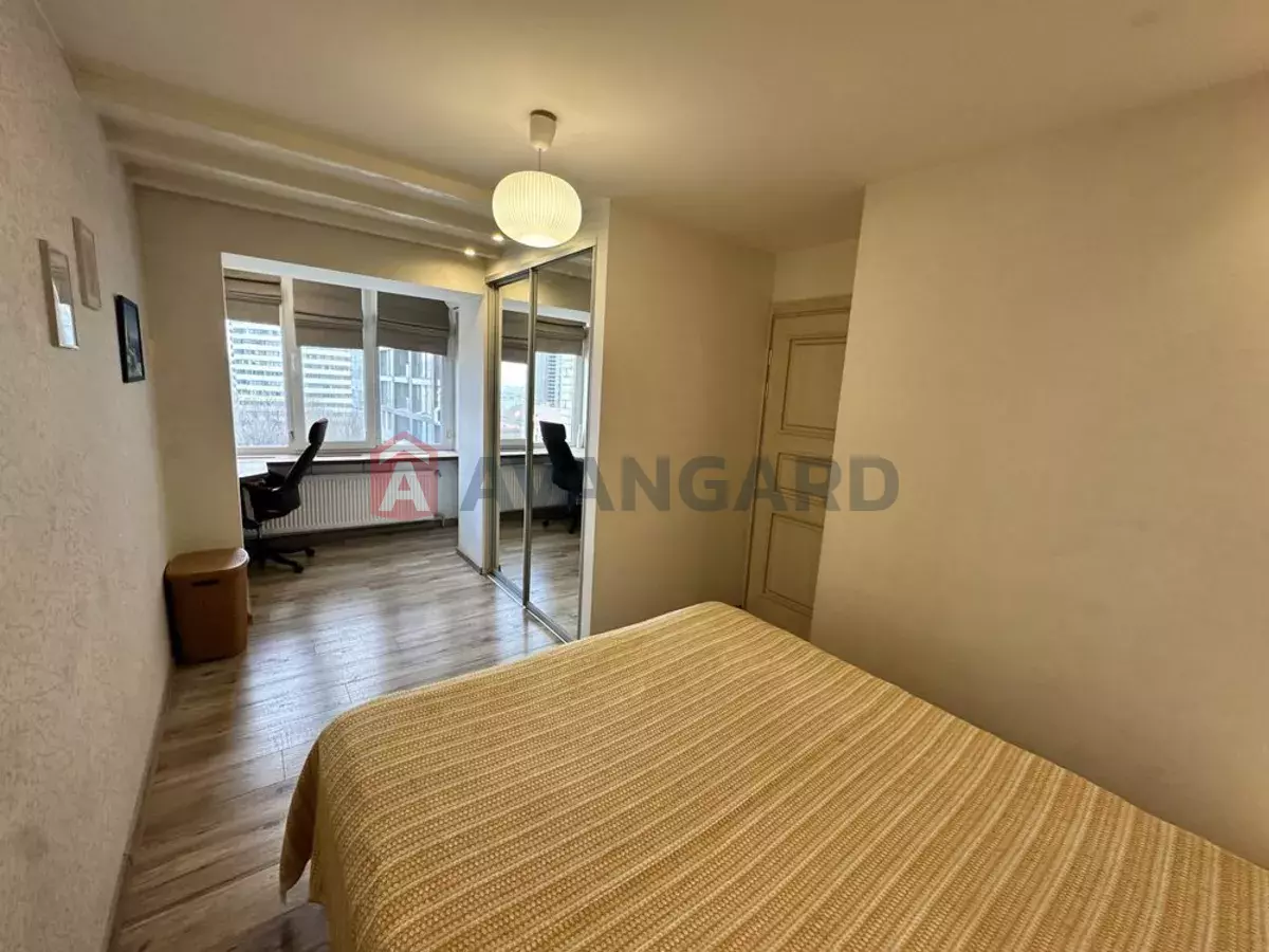 3 ����. ��������, 65/-/8 ��. �., 9/9 ���� ���� 9