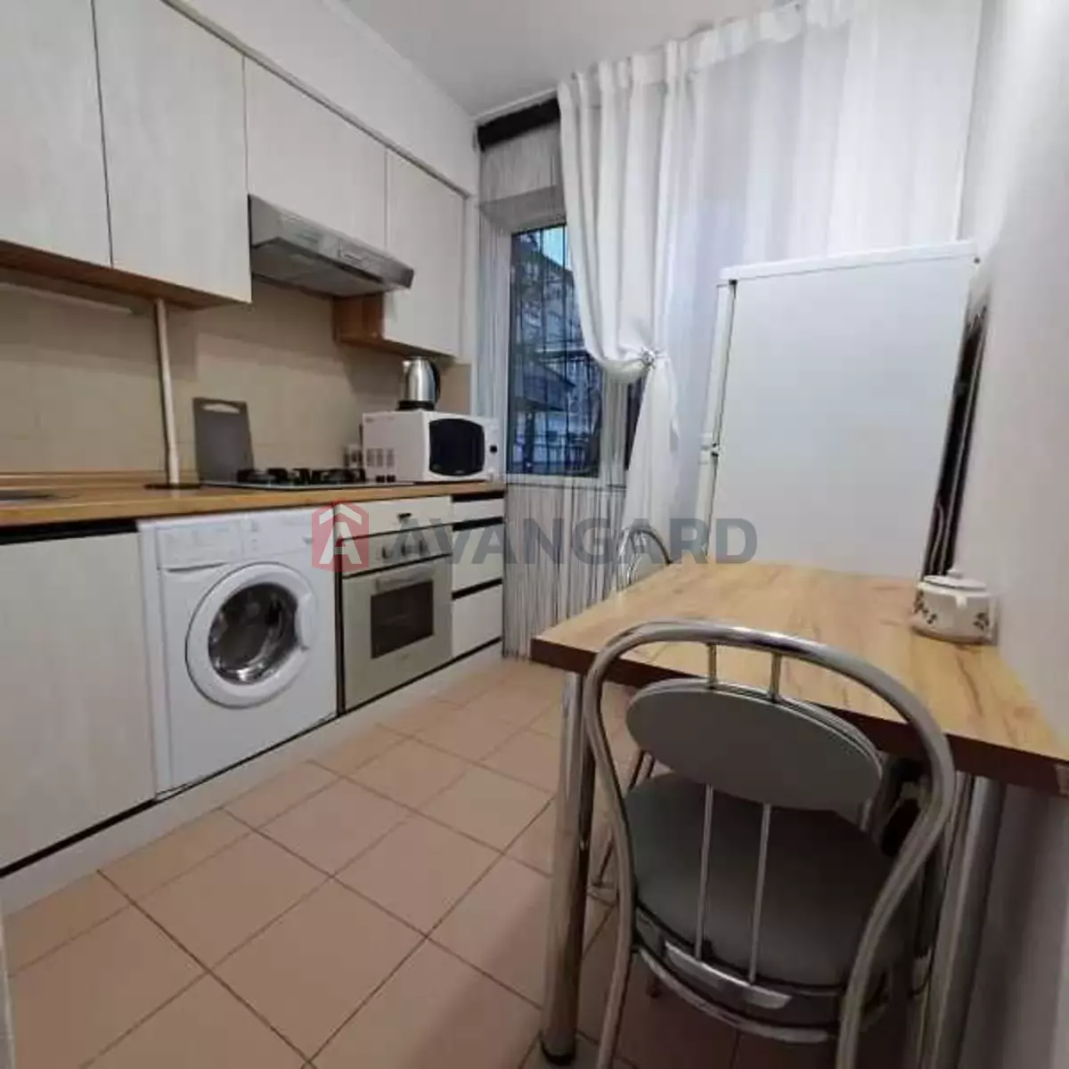 2 ��. ��������, 43/27/6 ��. �., 1/5 ������ ���� 1