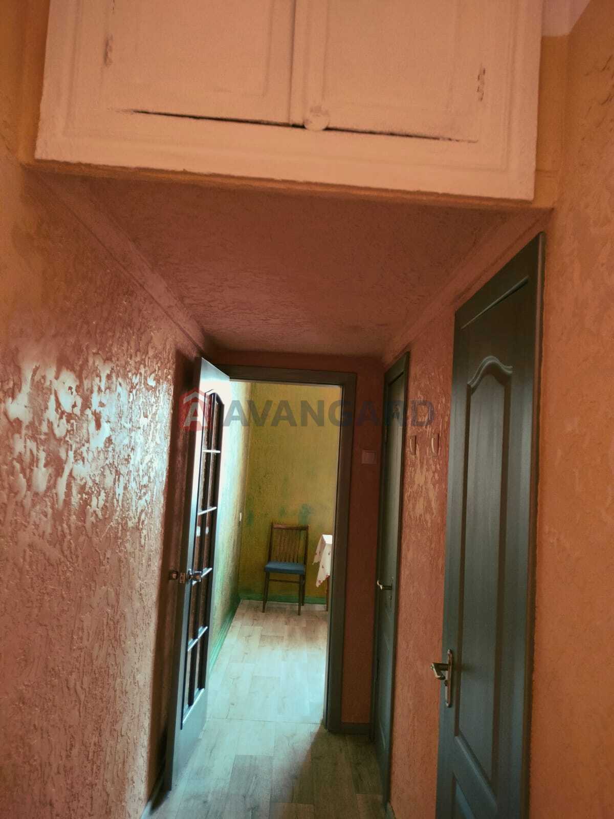 3 ����. ��������, 59.3/39.7/8.5 ��. �., 2/2 ���� ���� 15