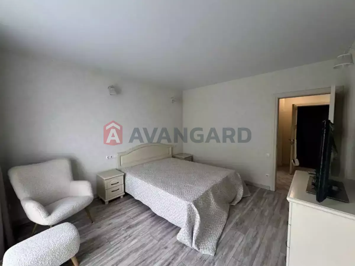 1 ��. ��������, 43/20/15 ��. �., 8/10 ������ ���� 7