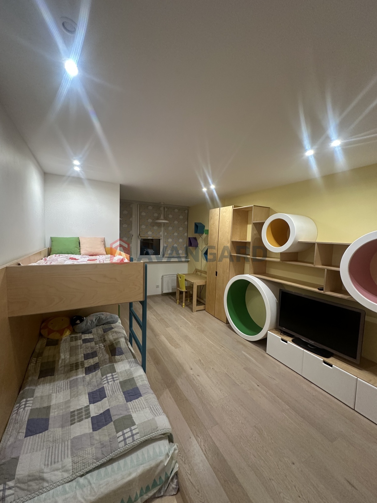 2 ��. ��������, 84/-/20 ��. �., 23/25 ������ ���� 2