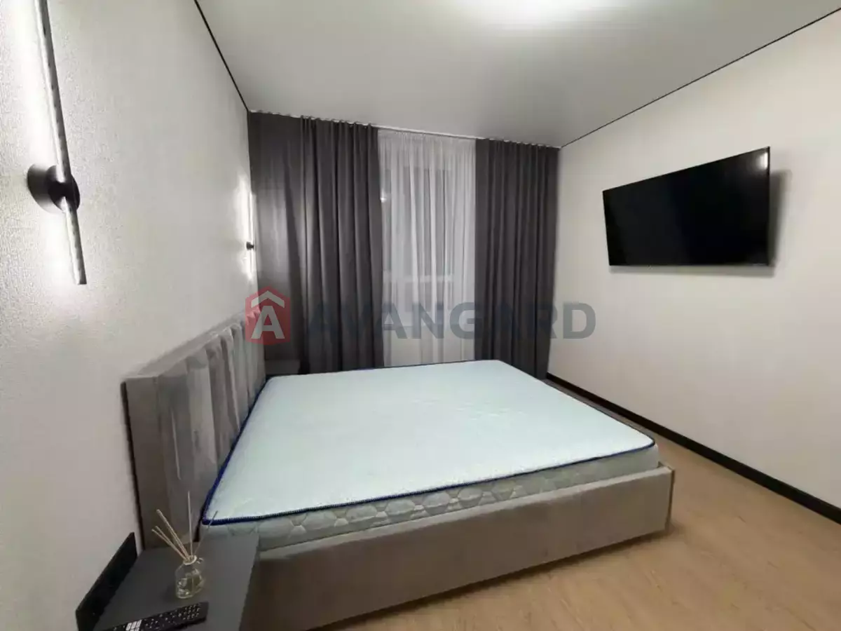 1 ��. ��������, 44/-/14 ��. �., 6/10 ������ ���� 5