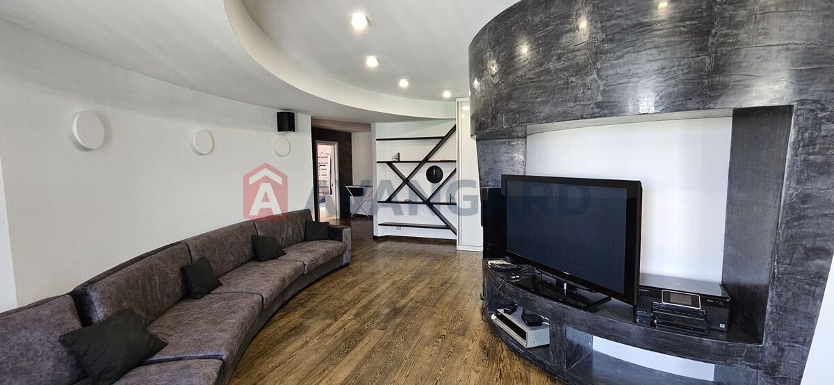 4 ��. ��������, 157/-/15 ��. �., 8/9 ������ ���� 1