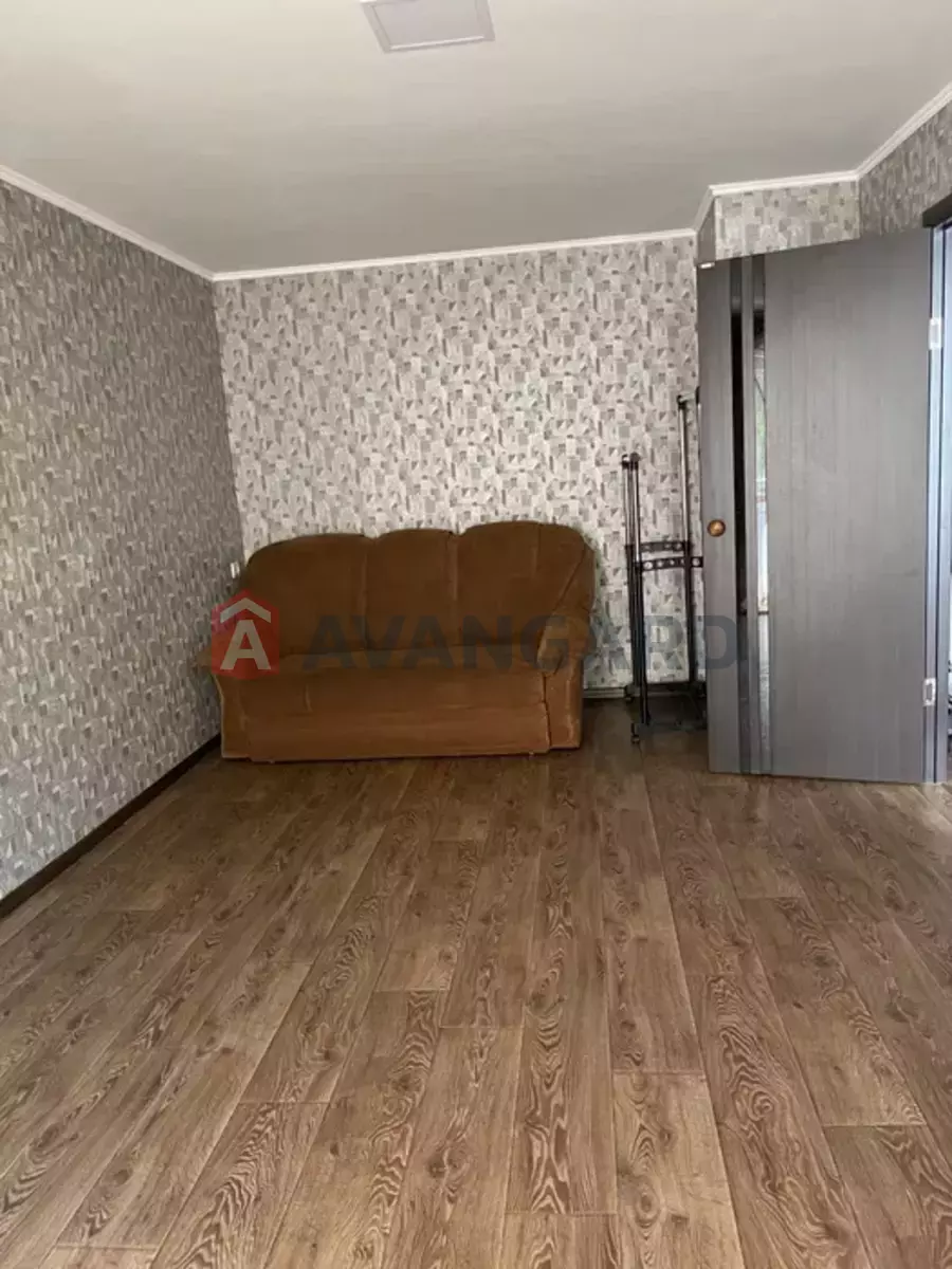 1 ����. ��������, 40/-/7 ��. �., 5/5 ���� ���� 2