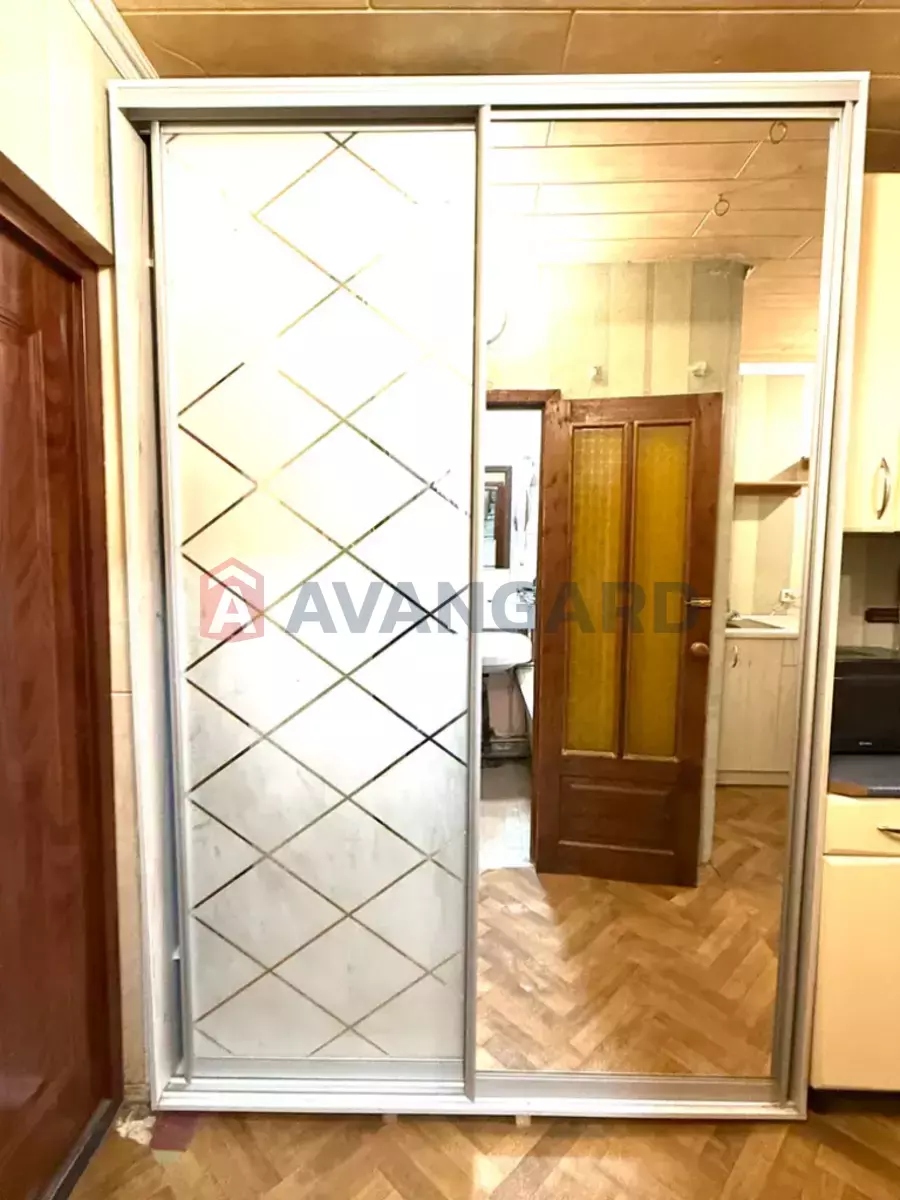 1 ��. ��������, 22/-/- ��. �., 3/9 ������ ���� 8