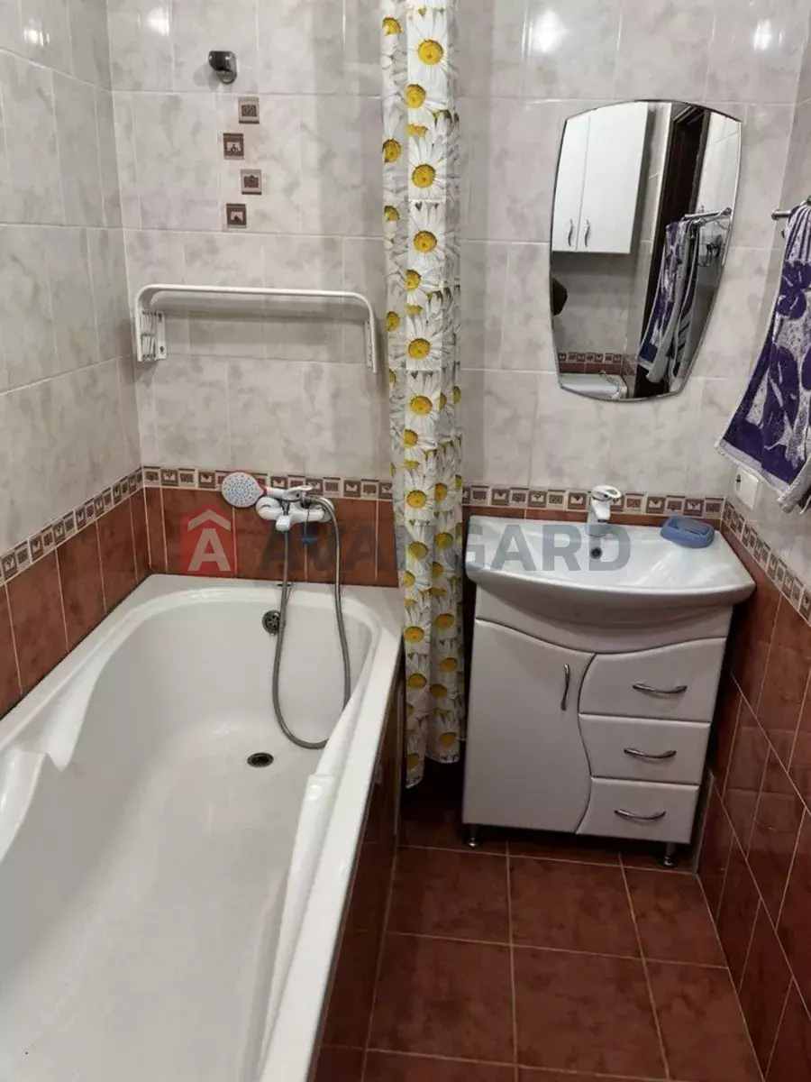 1 ��. ��������, 40/-/8 ��. �., 9/9 ������ ���� 8