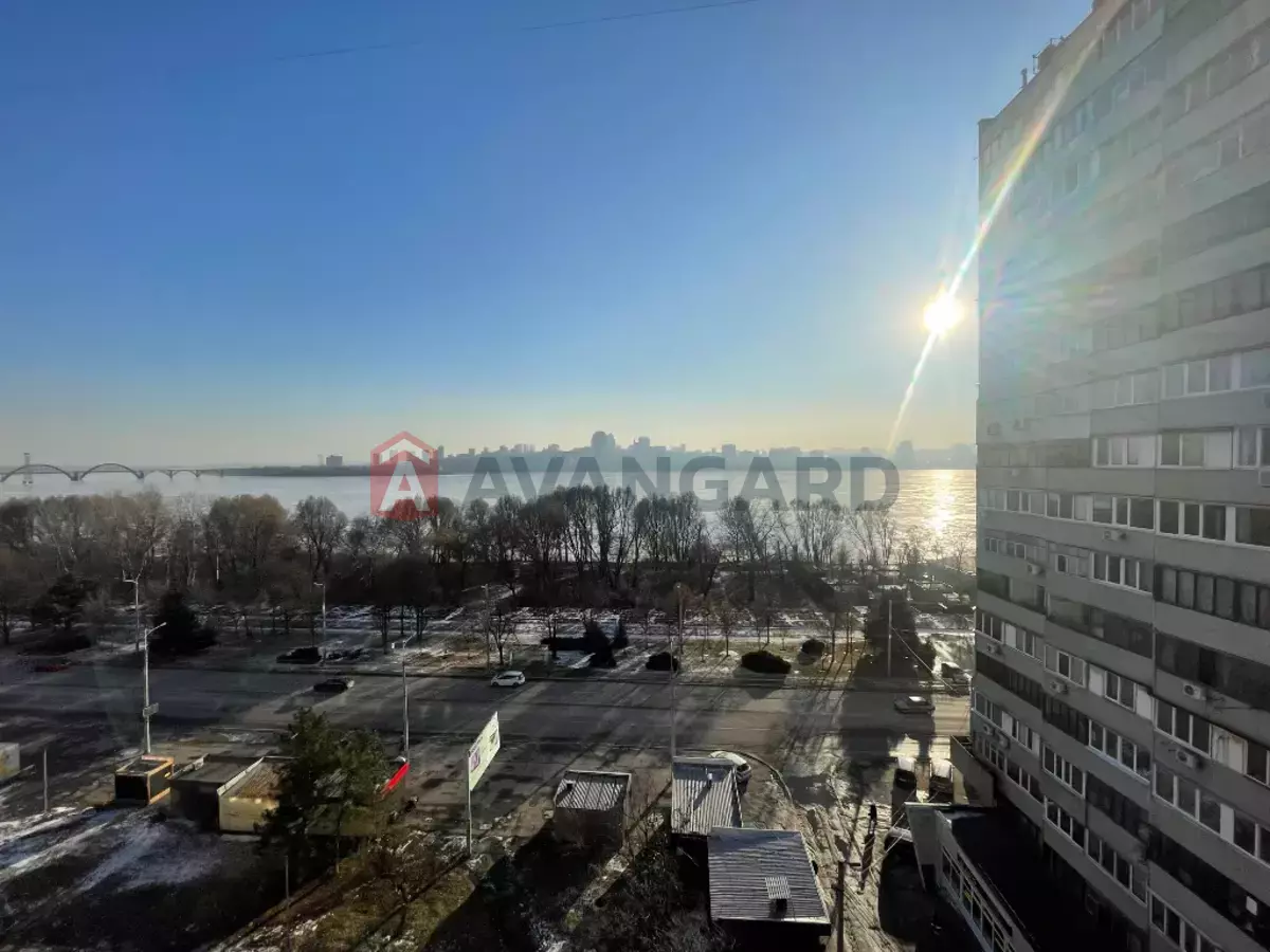 4 ��. ��������, 67/-/- ��. �., 9/10 ������ ���� 8