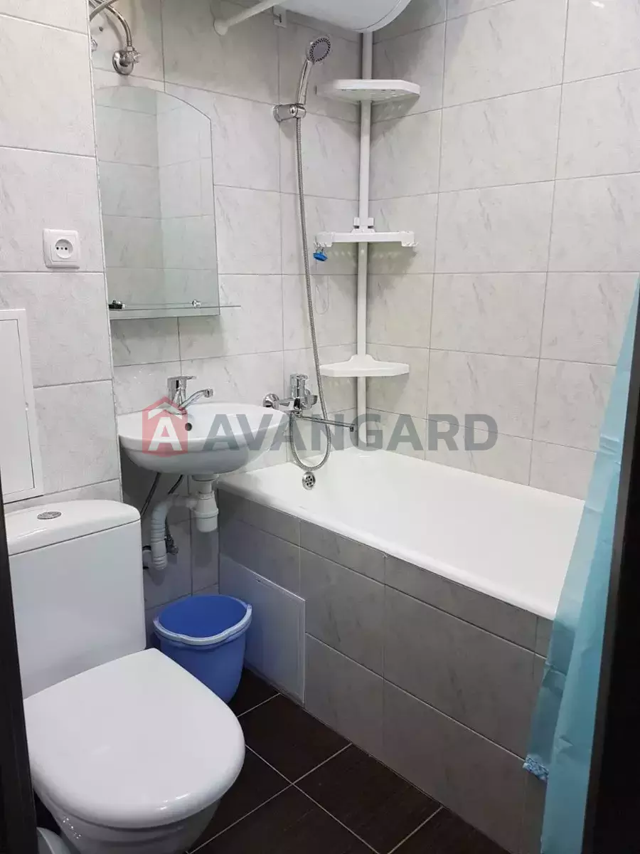 2 ��. ��������, 44/-/- ��. �., 3/5 ������ ���� 6