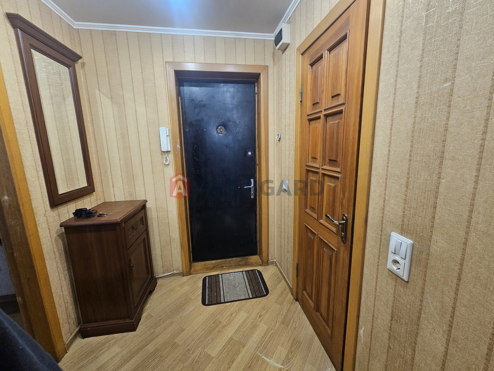 1 ��. ��������, 30/15/7 ��. �., 3/9 ������ ���� 9