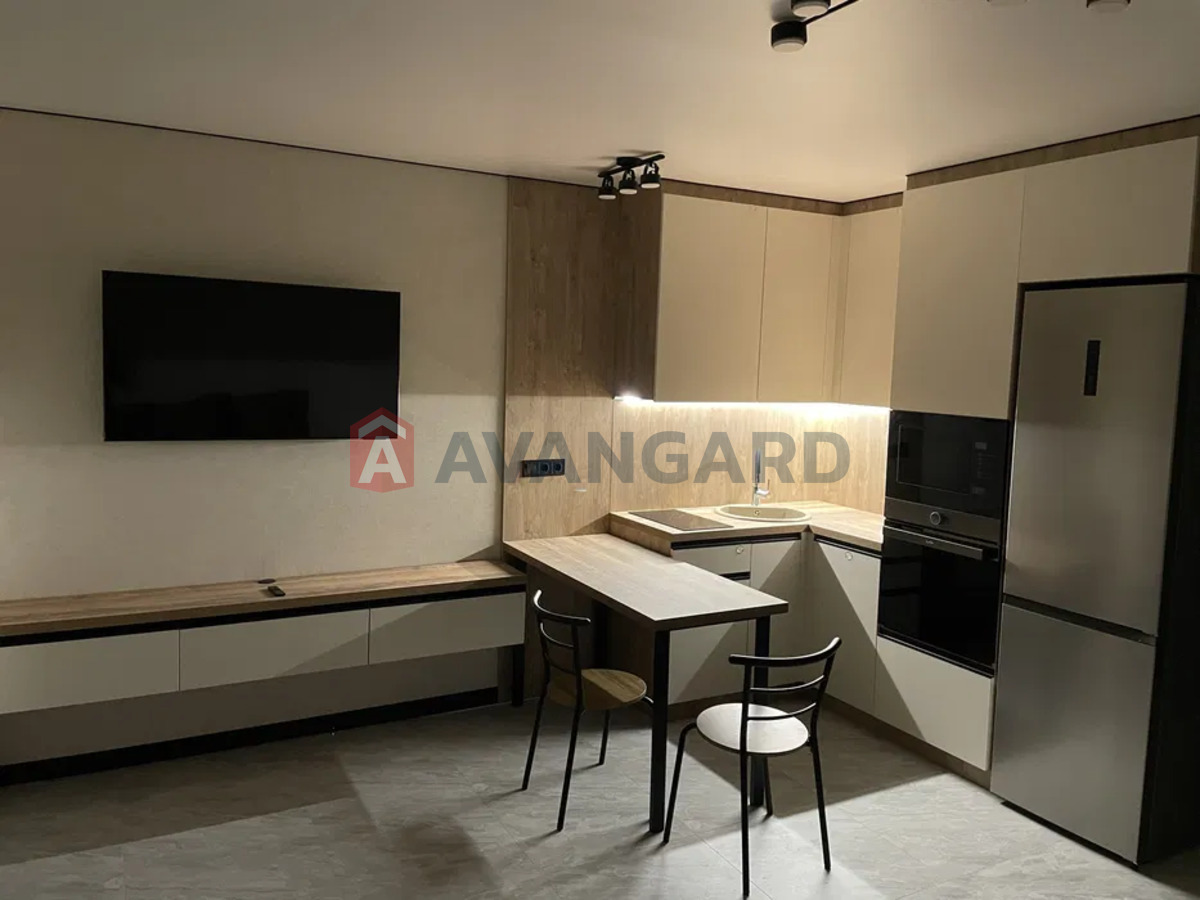 1 ��. ��������, 38/-/5 ��. �., 25/26 ������ ���� 18