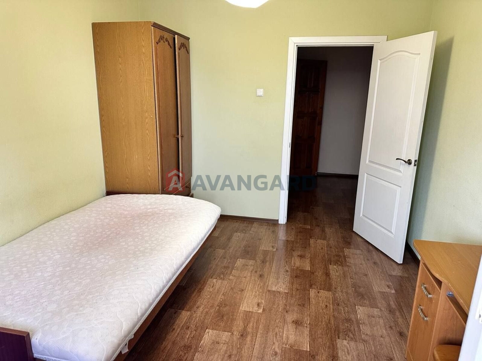 1 ����. ��������, 68/38/9 ��. �., 7/9 ���� ���� 1