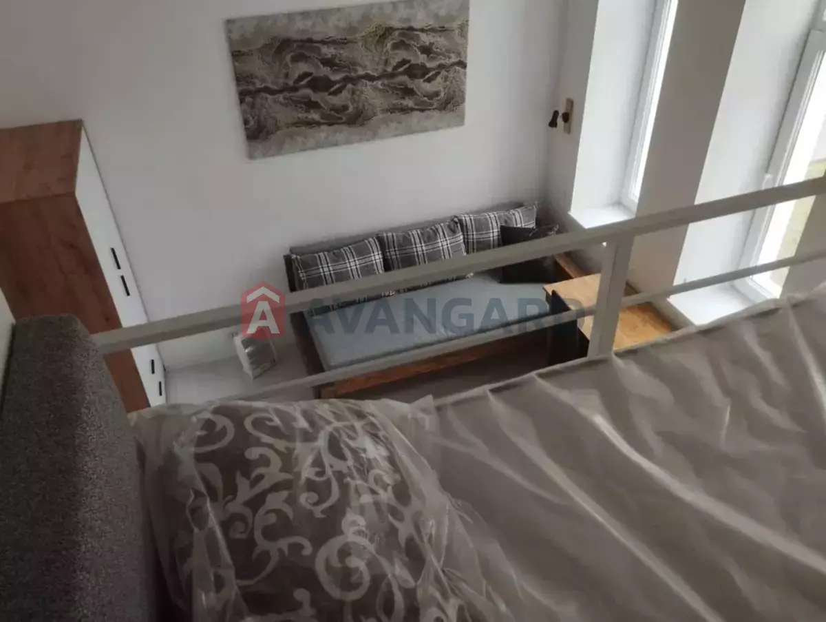 1 ��. ��������, 25/-/10 ��. �., 2/3 ������ ���� 1