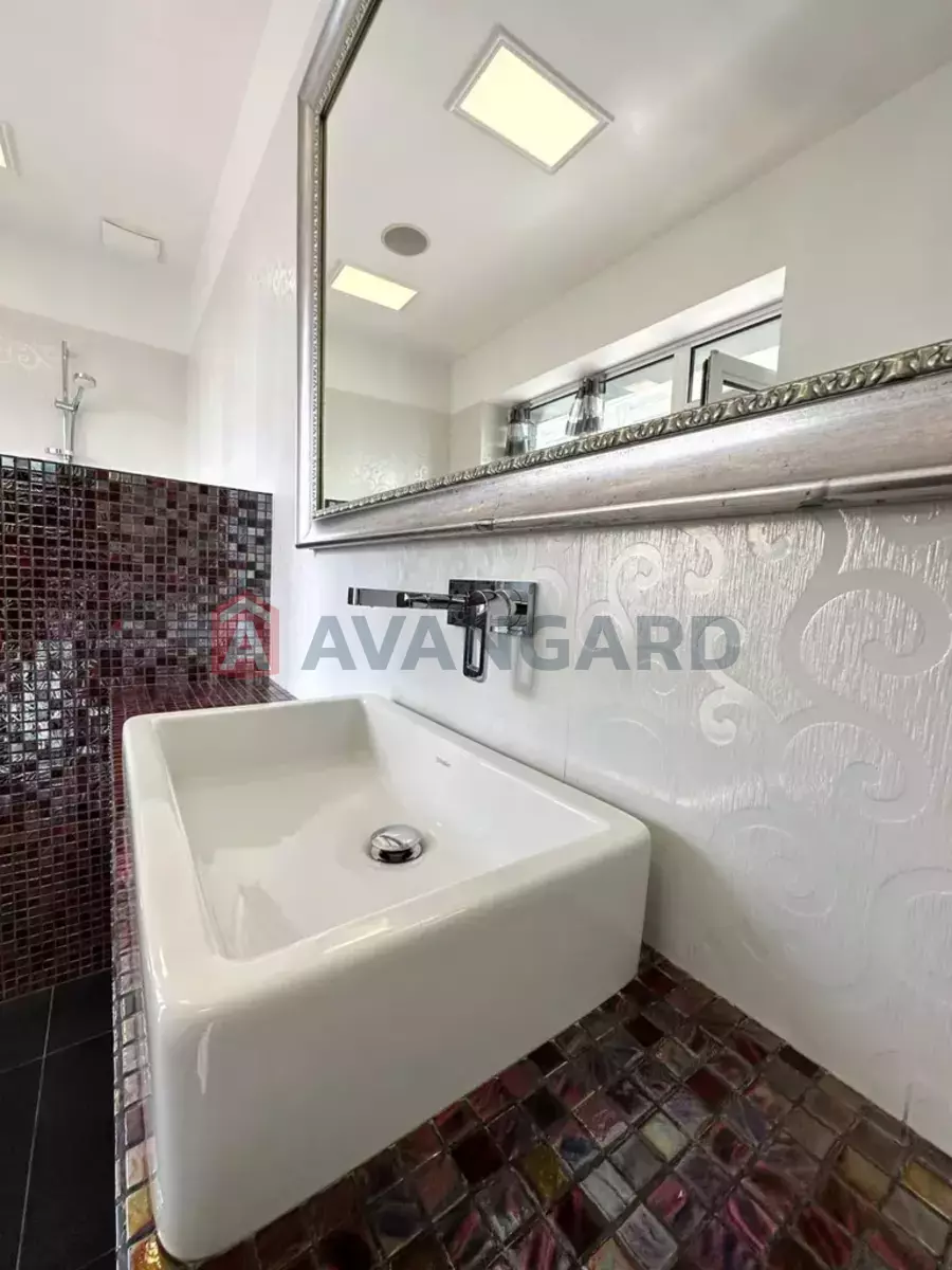 3 ��. ��������, 90/80/25 ��. �., 15/22 ������ ���� 19