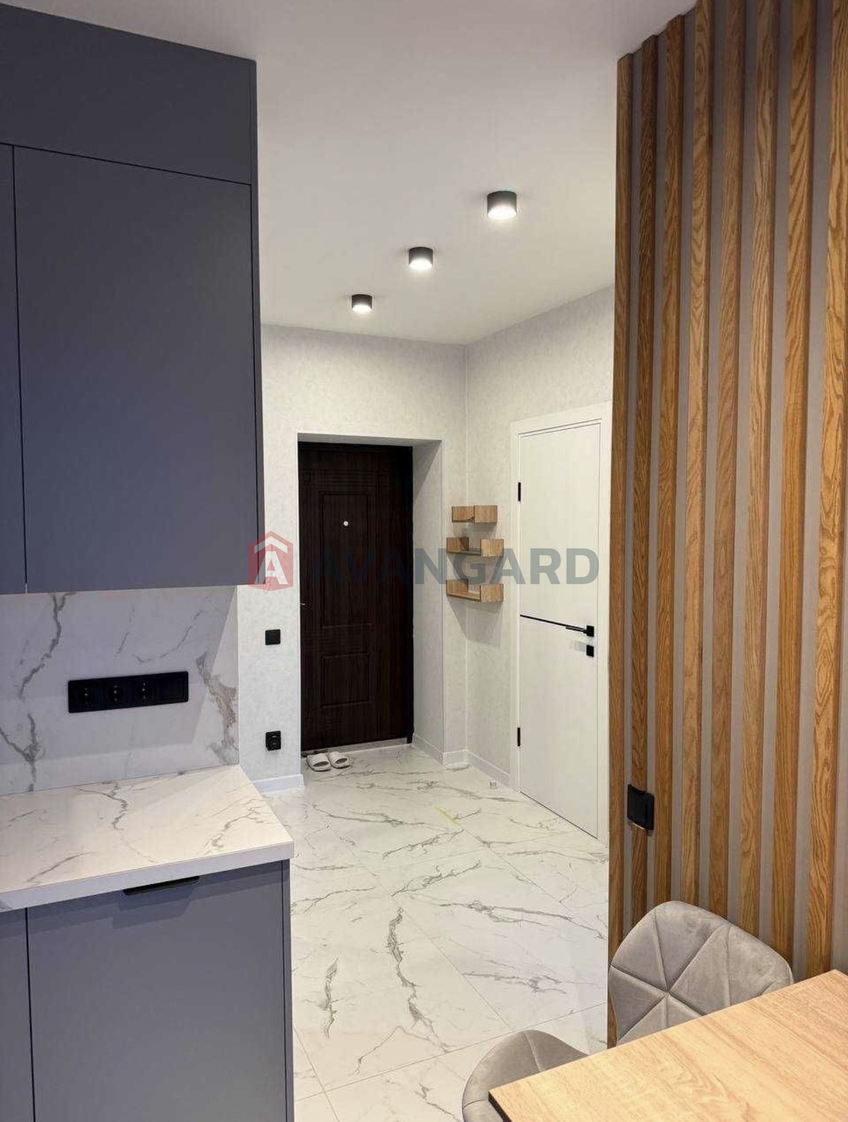 1 ��. ��������, 40/20/18 ��. �., 7/10 ������ ���� 20